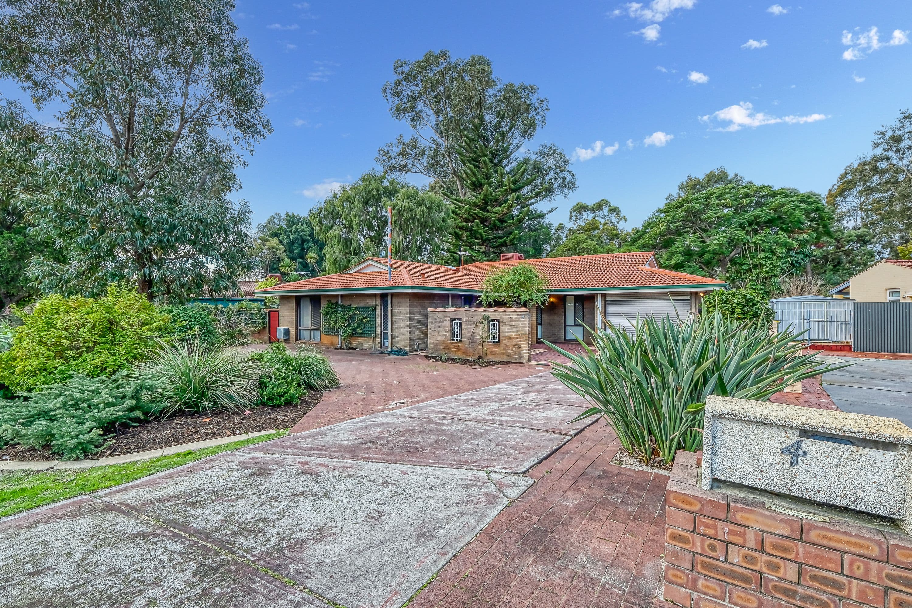 4 Lachlan Road, Thornlie WA 6108, Thornlie - Image 1