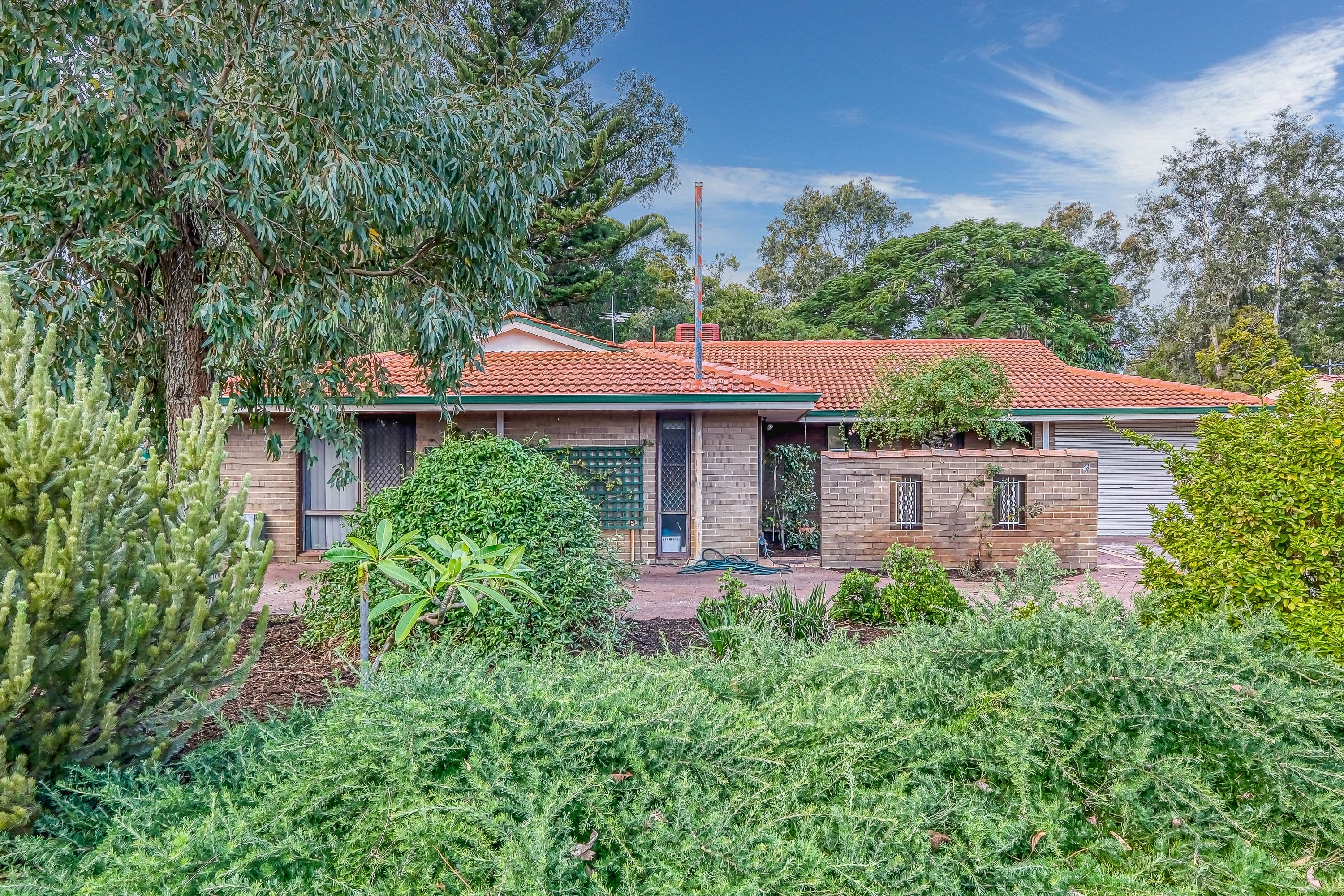 4 Lachlan Road, Thornlie WA 6108, Thornlie - Thumbnail 2