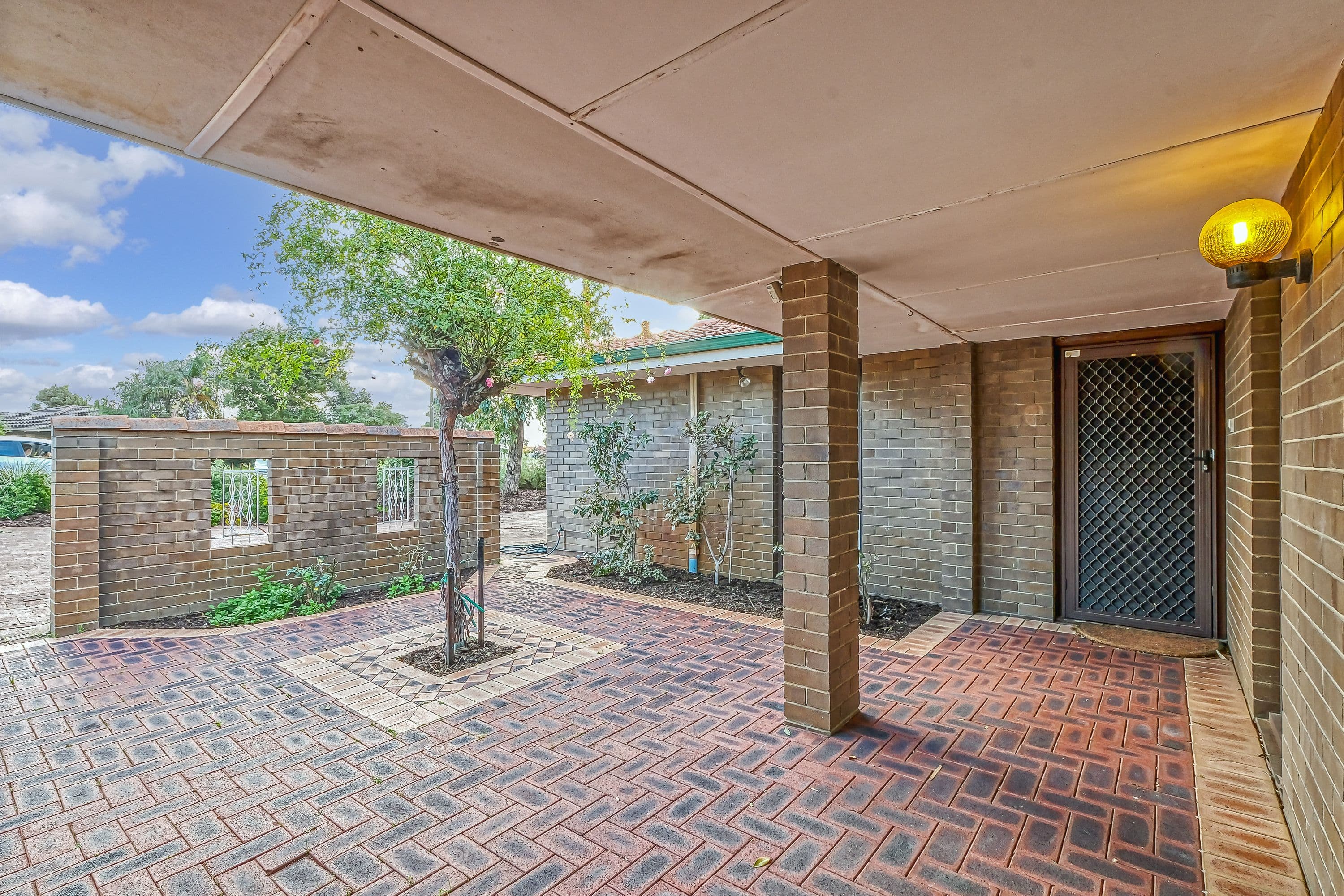 4 Lachlan Road, Thornlie WA 6108, Thornlie - Thumbnail 5
