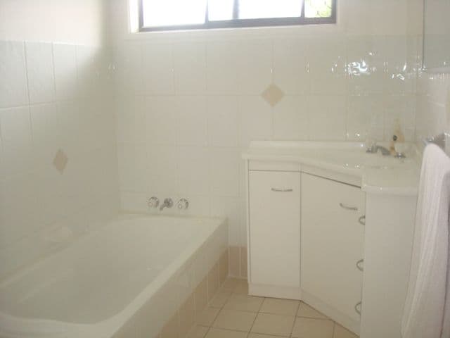 1 Intrepid Drive, MERMAID WATERS QLD 4218, Mermaid Waters - Thumbnail 8