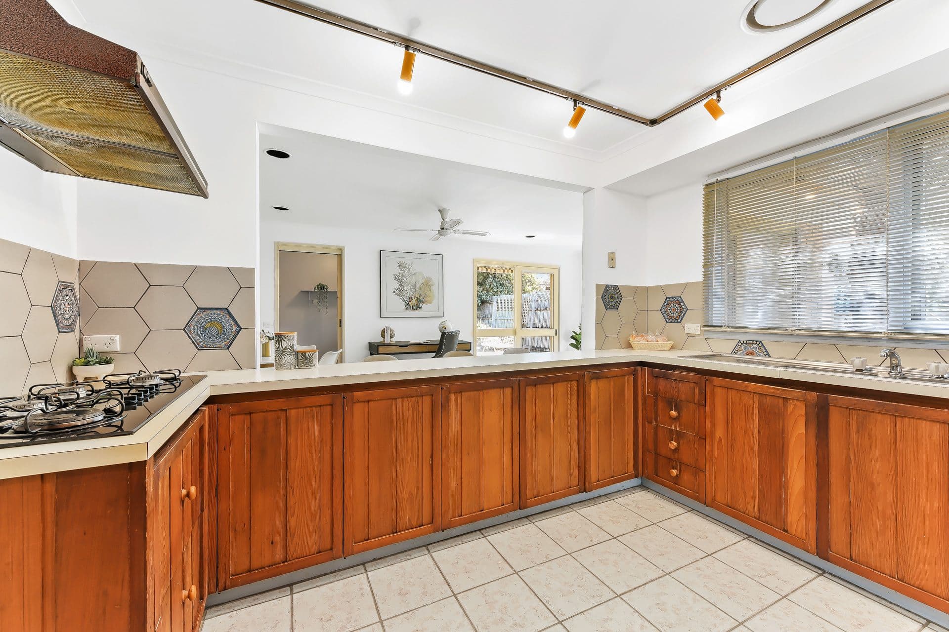 4 Coral Court, Vermont South VIC 3133, Vermont South - Thumbnail 4