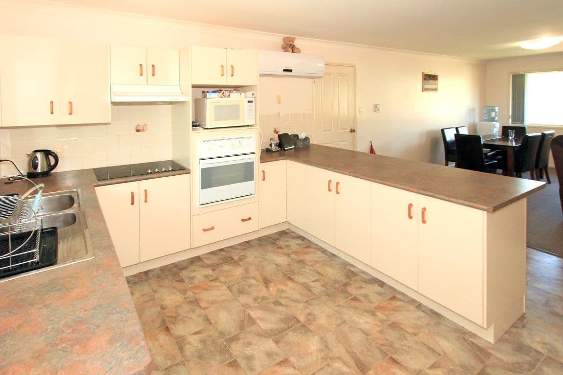 93 Pennycuick Street, West Rockhampton QLD 4700, West Rockhampton - Thumbnail 2
