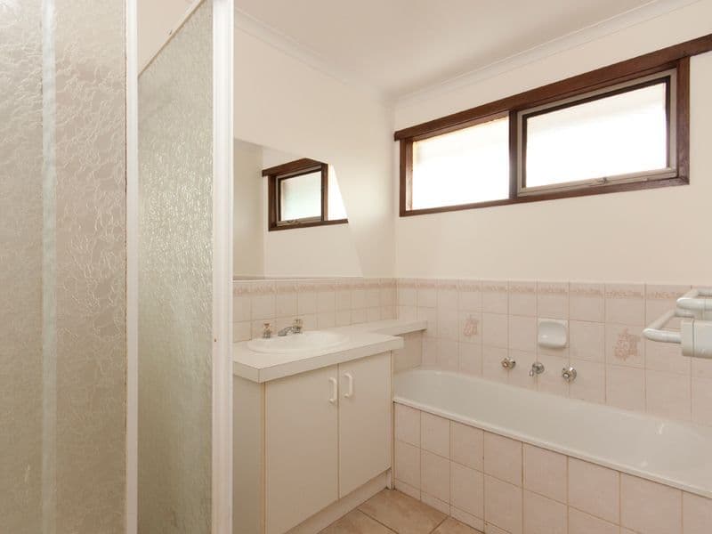 18 Emma Court, HAMPTON PARK VIC 3976, Hampton Park - Thumbnail 8