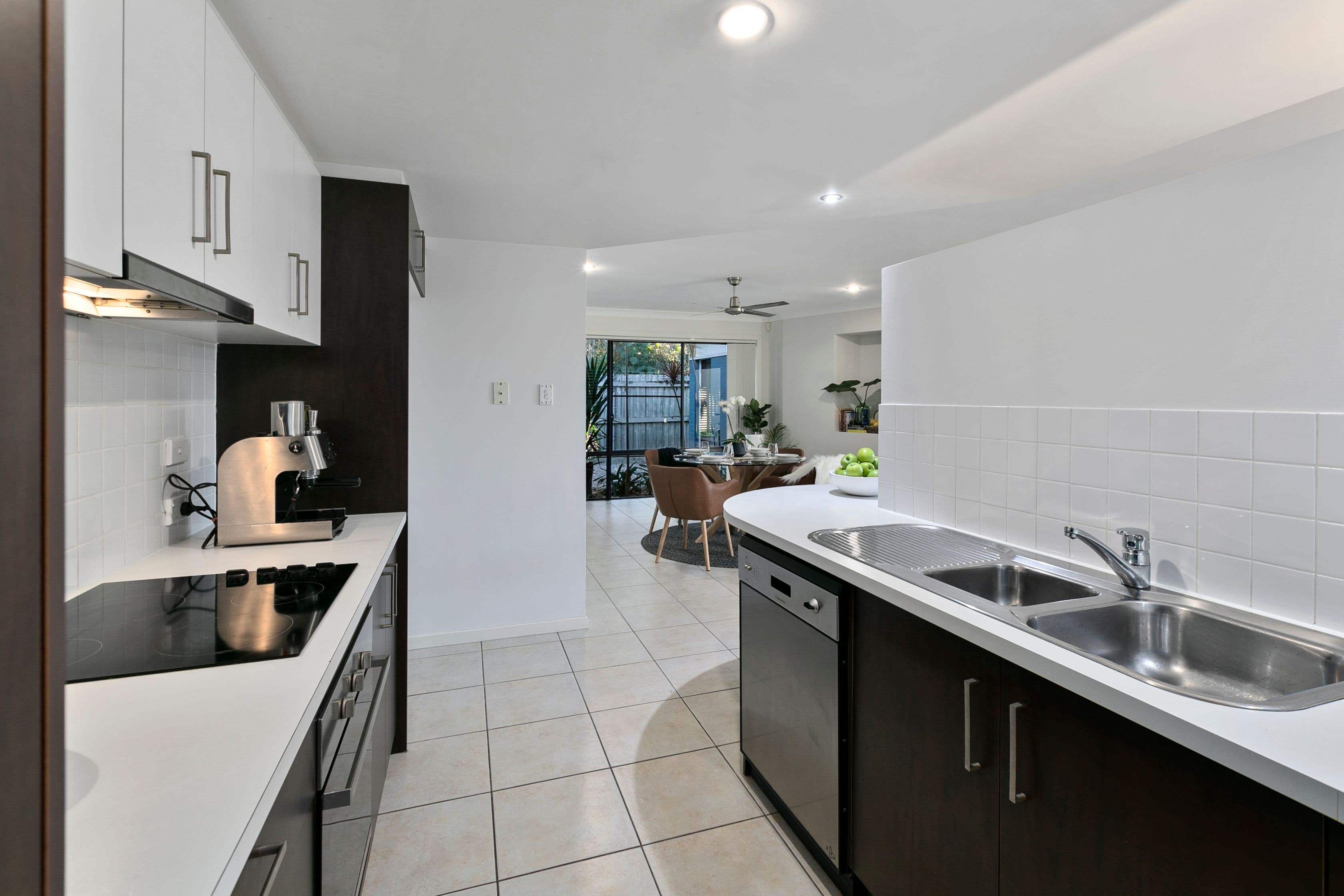 11 Serene Place, Birkdale QLD 4159, Birkdale - Thumbnail 2