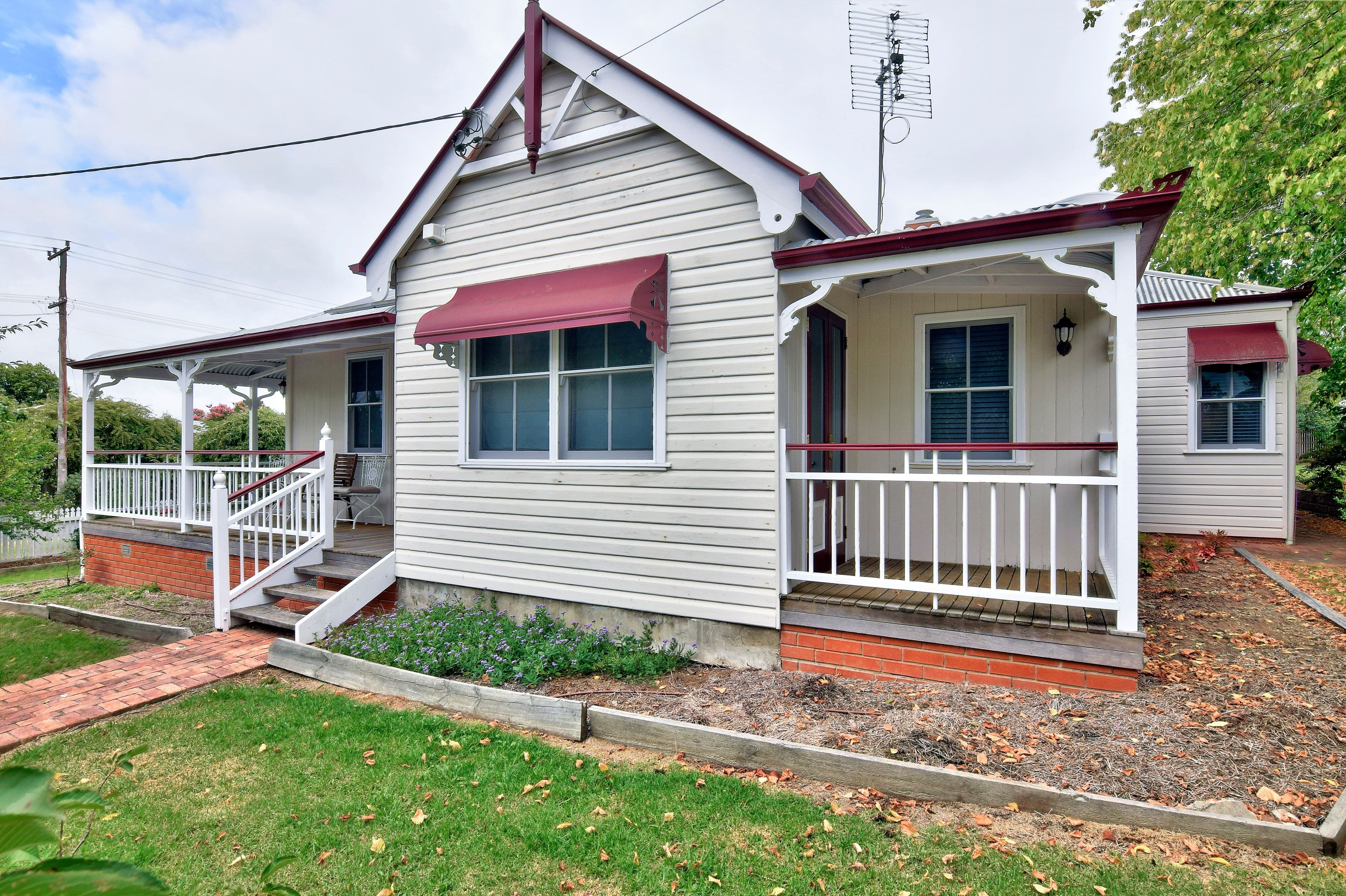 81 Logan Street, Tenterfield NSW 2372, Tenterfield - Image 1