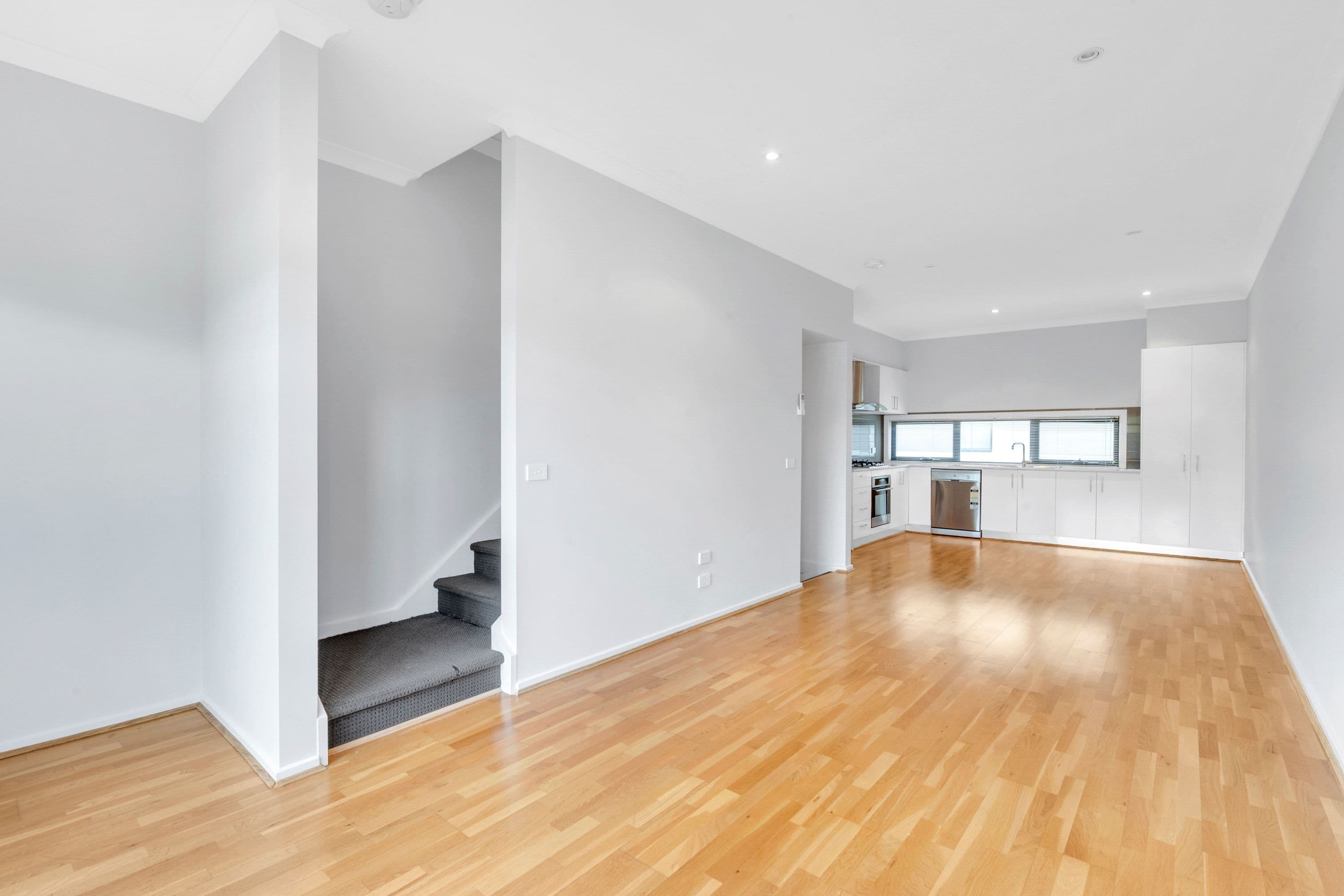 8 Moresby Court, Craigieburn VIC 3064, Craigieburn - Thumbnail 4