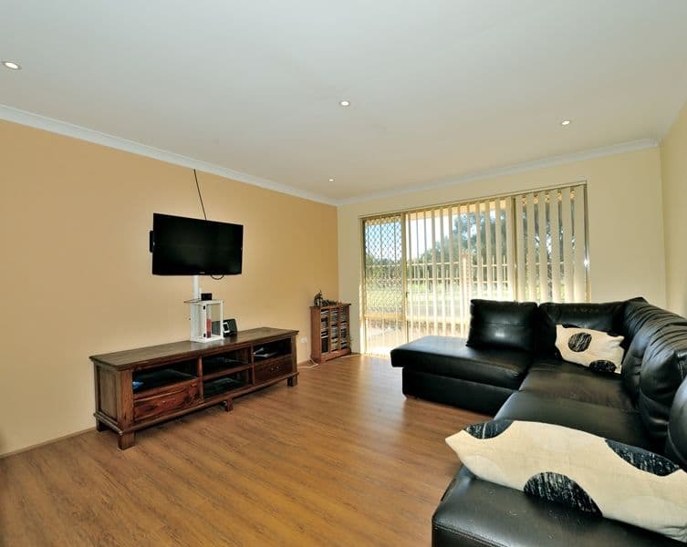 20 Elanora Drive, COOLOONGUP WA 6168, Cooloongup - Thumbnail 4
