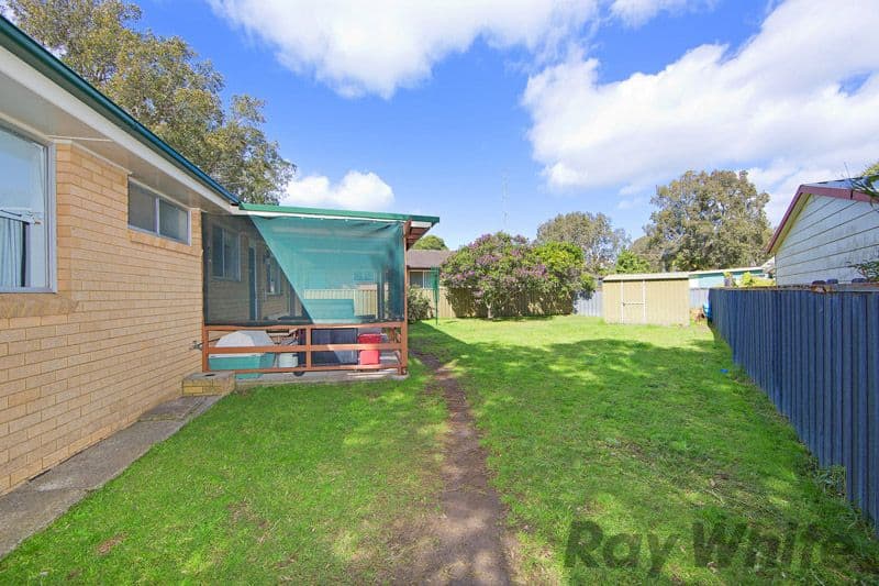 32 Natuna Avenue, BUDGEWOI NSW 2262, Budgewoi - Thumbnail 5