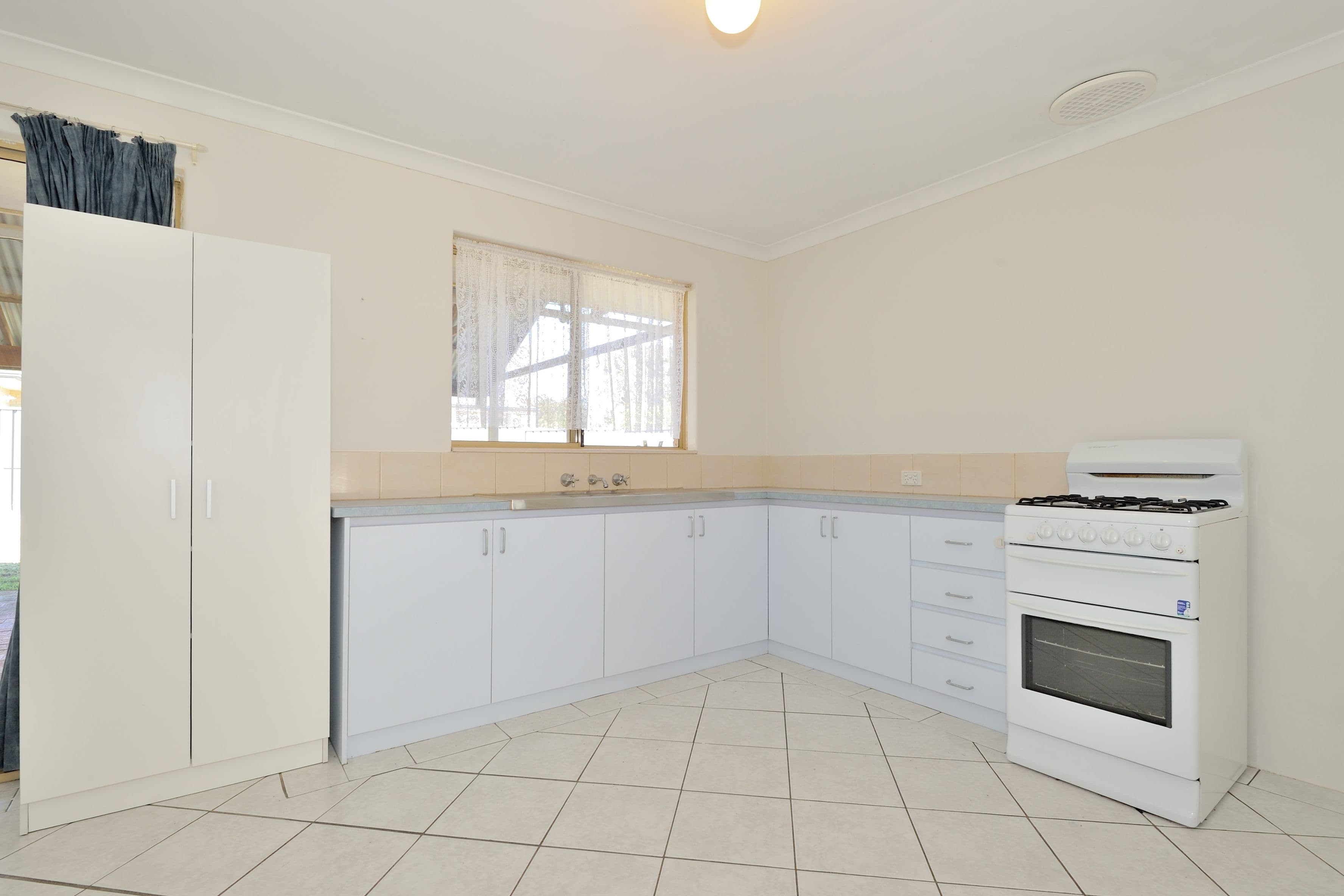 142 Chittering Road, Bullsbrook WA 6084, Bullsbrook - Thumbnail 2