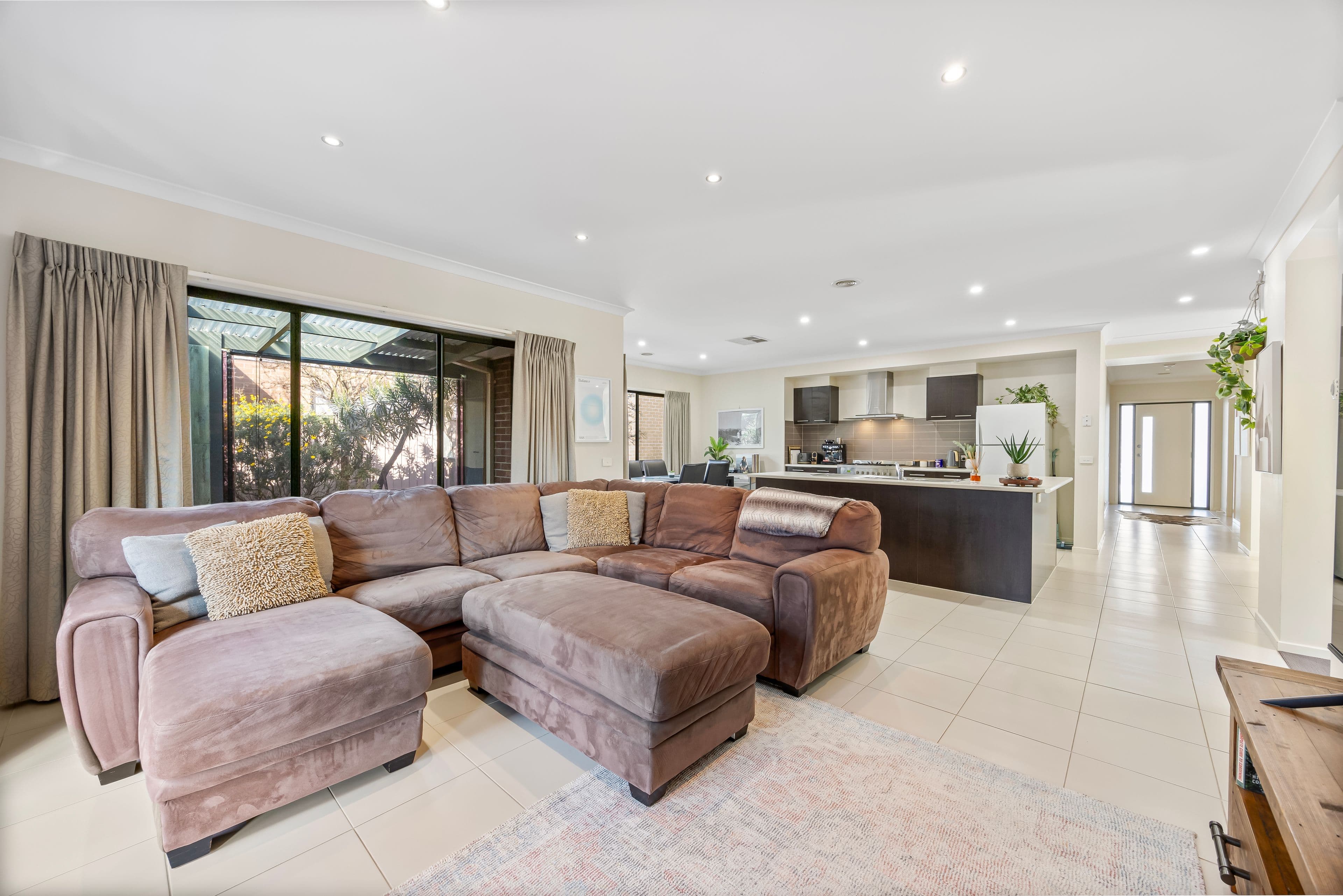 11 Carbine Drive, Alfredton VIC 3350, Alfredton - Thumbnail 2