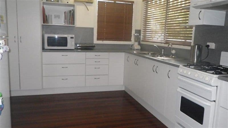 4 Borland Street, ROMA QLD 4455, Roma - Thumbnail 2