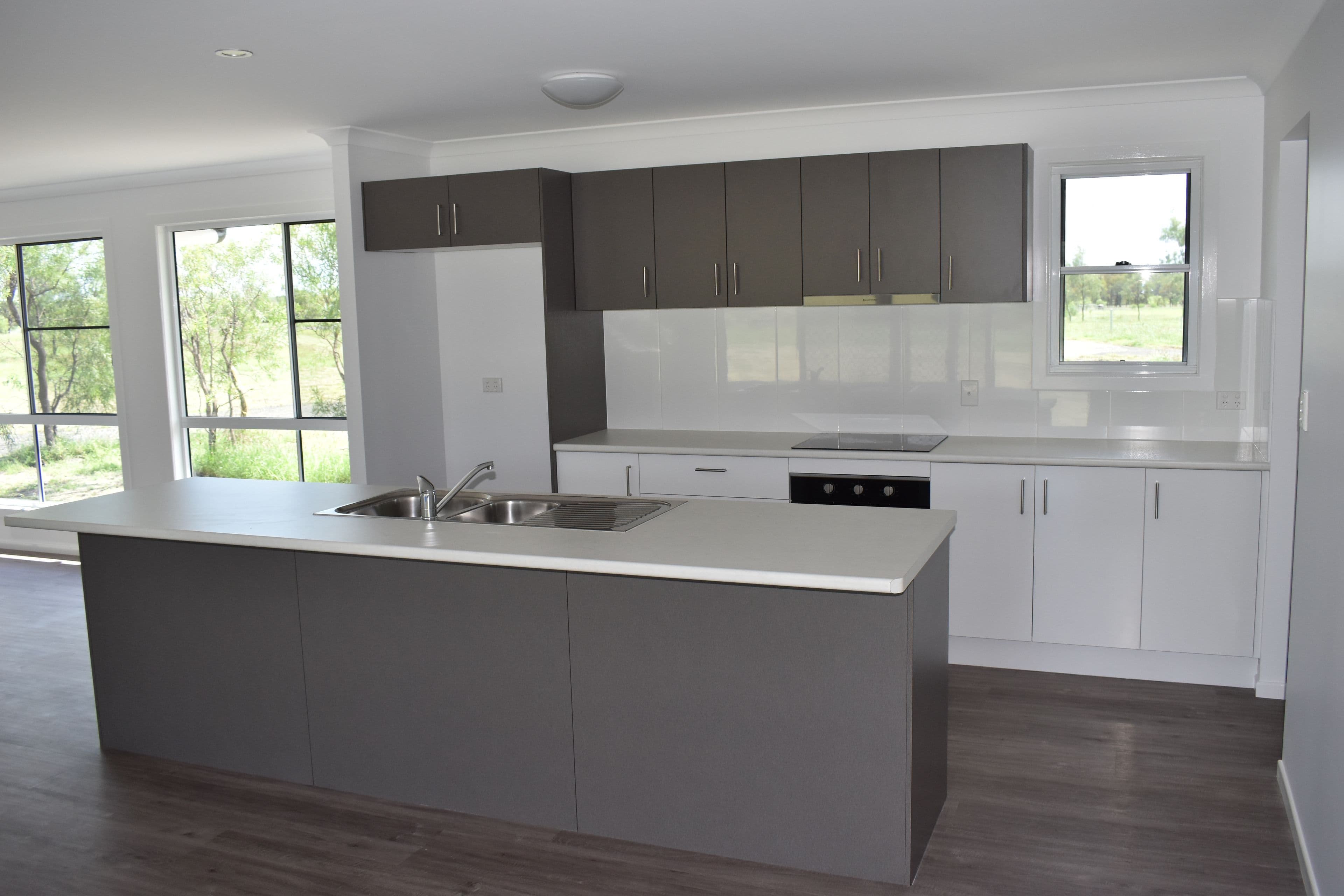 10 Tandara Court, Emerald QLD 4720, Emerald - Thumbnail 4