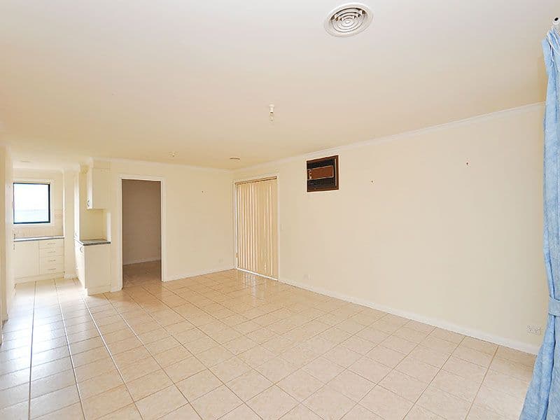 16 Dillwynia Place, MEADOW HEIGHTS VIC 3048, Meadow Heights - Thumbnail 3