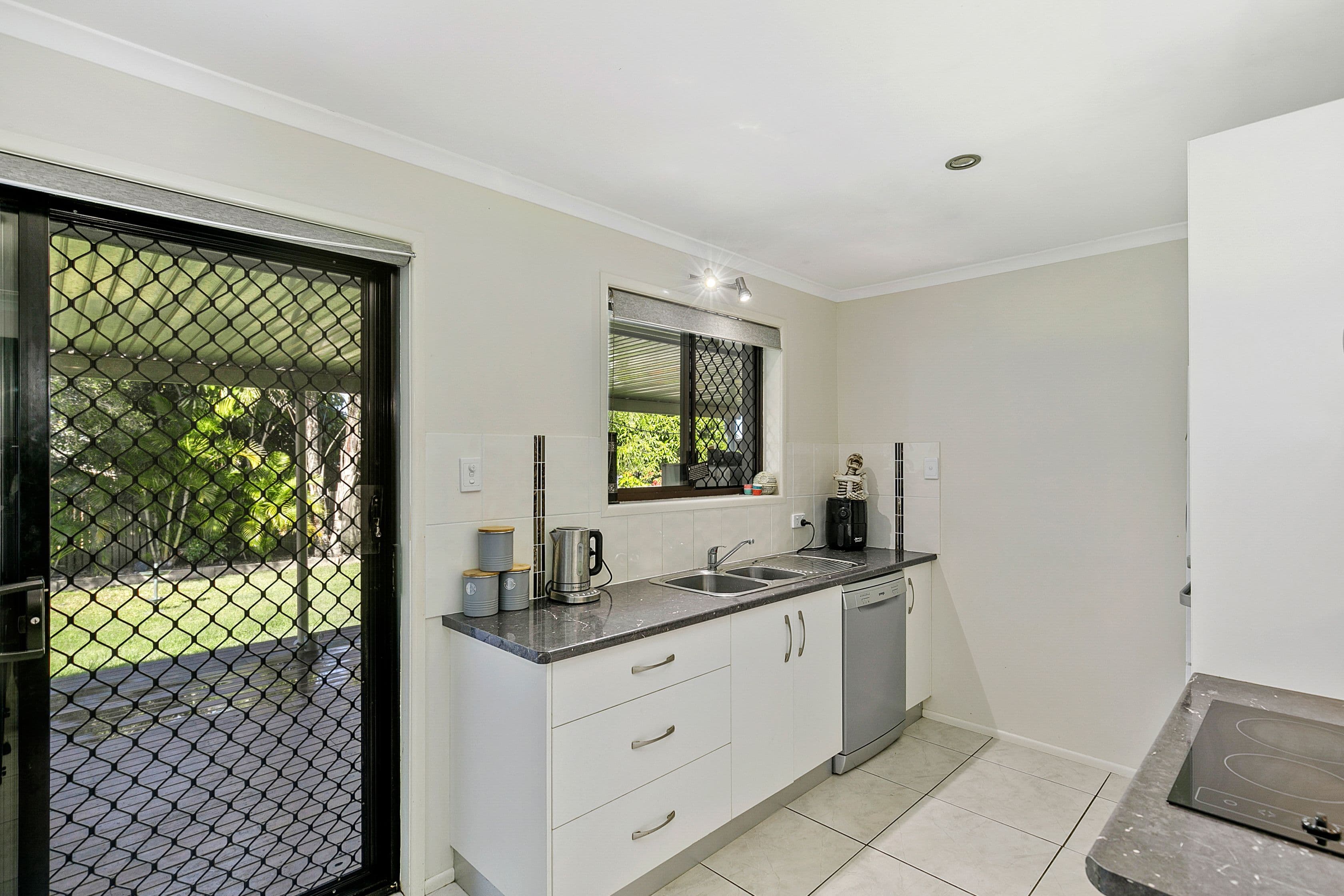 513 Boat Harbour Drive, Torquay QLD 4655, Torquay - Thumbnail 7