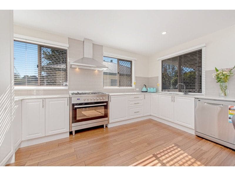 2/9 Florence Avenue, Pullenvale - Thumbnail 3