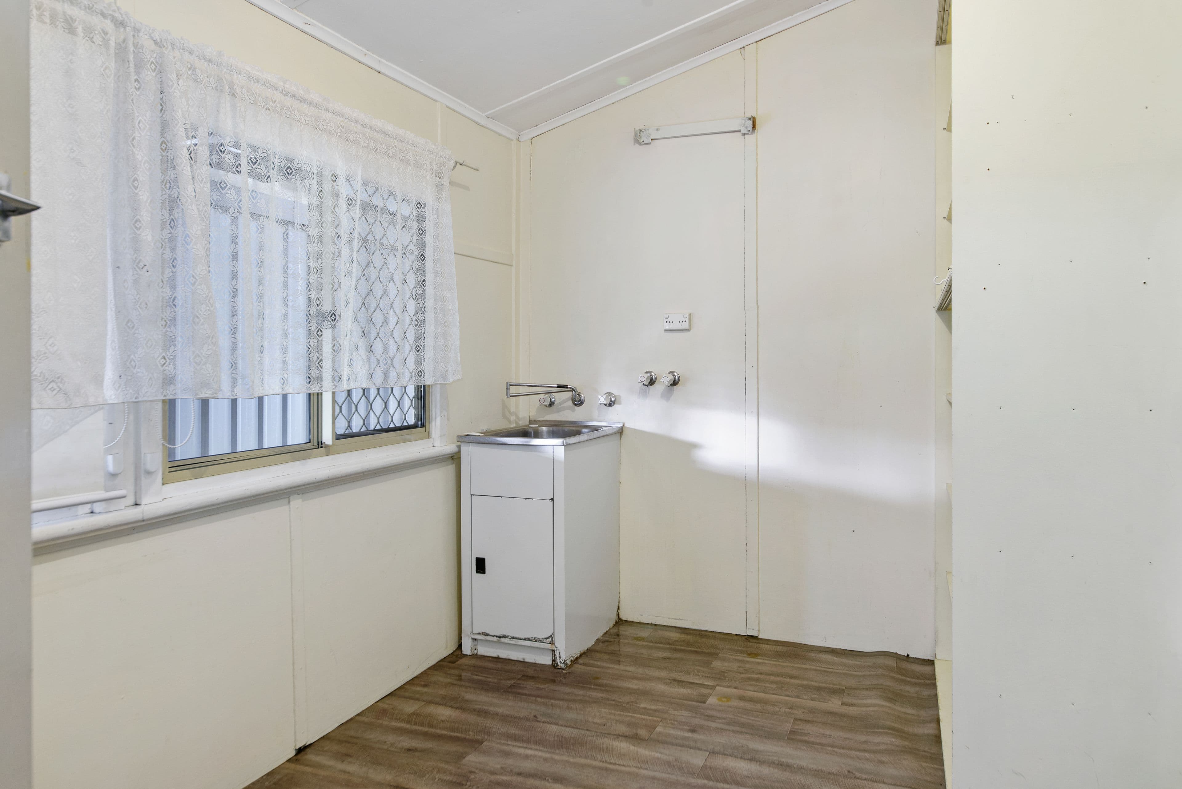 295 Blair Street, South Bunbury WA 6230, South Bunbury - Thumbnail 3