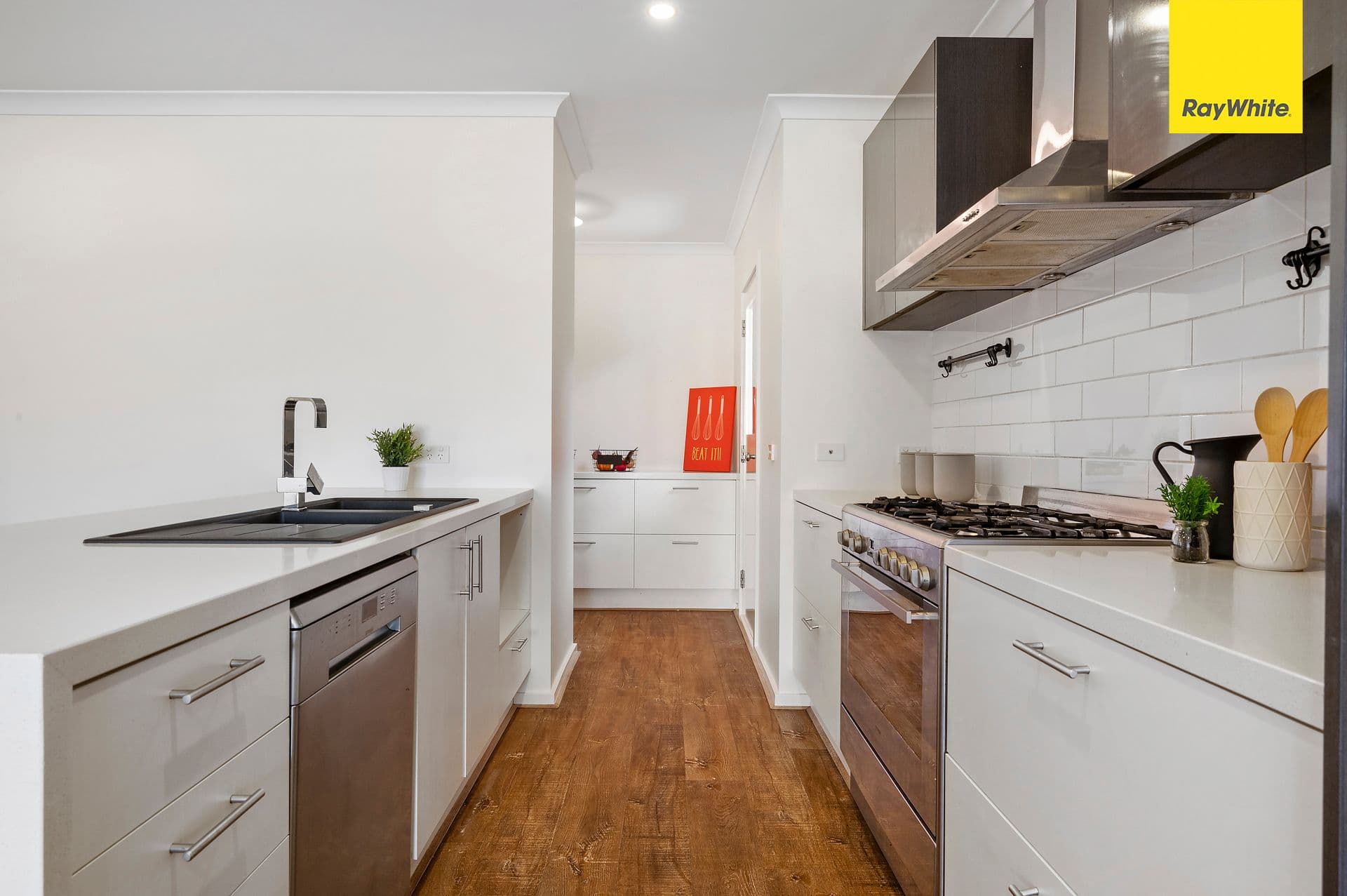 15 Clement Way, Melton South VIC 3338, Melton South - Thumbnail 7