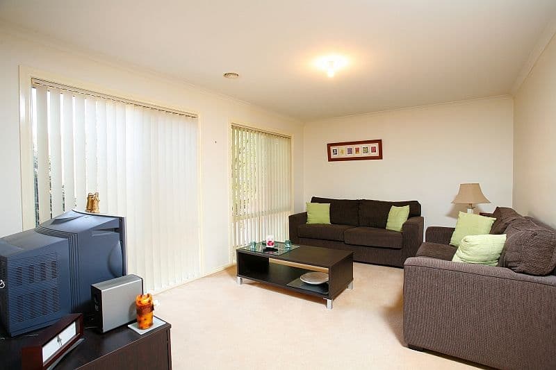 24 Jasmine Drive, MILL PARK VIC 3082, Mill Park - Thumbnail 4