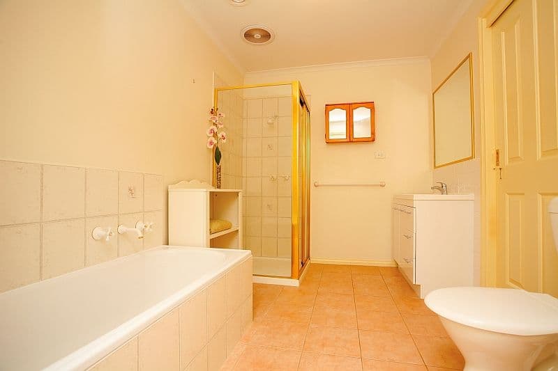 24 Jasmine Drive, MILL PARK VIC 3082, Mill Park - Thumbnail 6