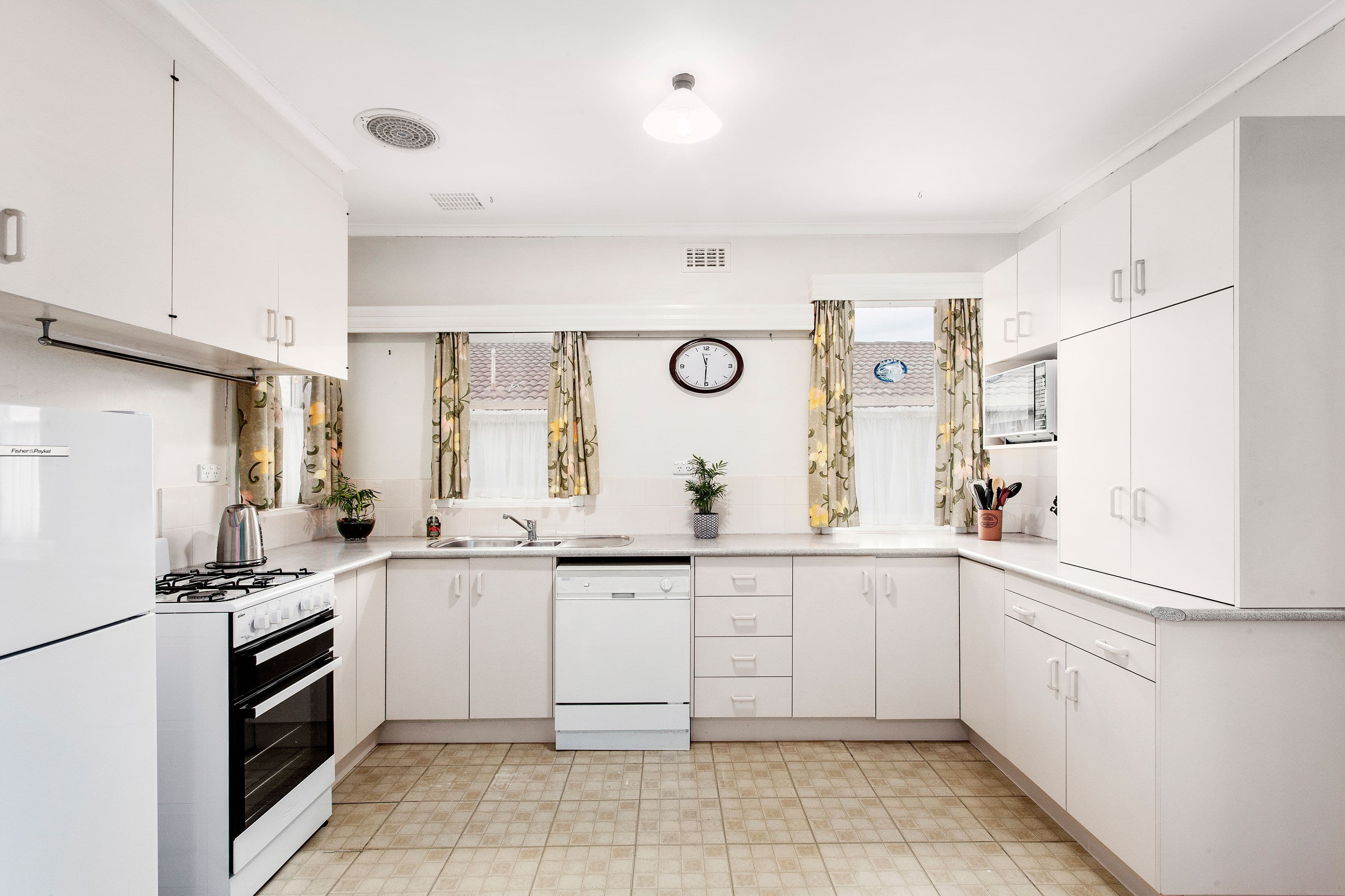 22 Harlington Street, Clayton VIC 3168, Clayton - Thumbnail 3