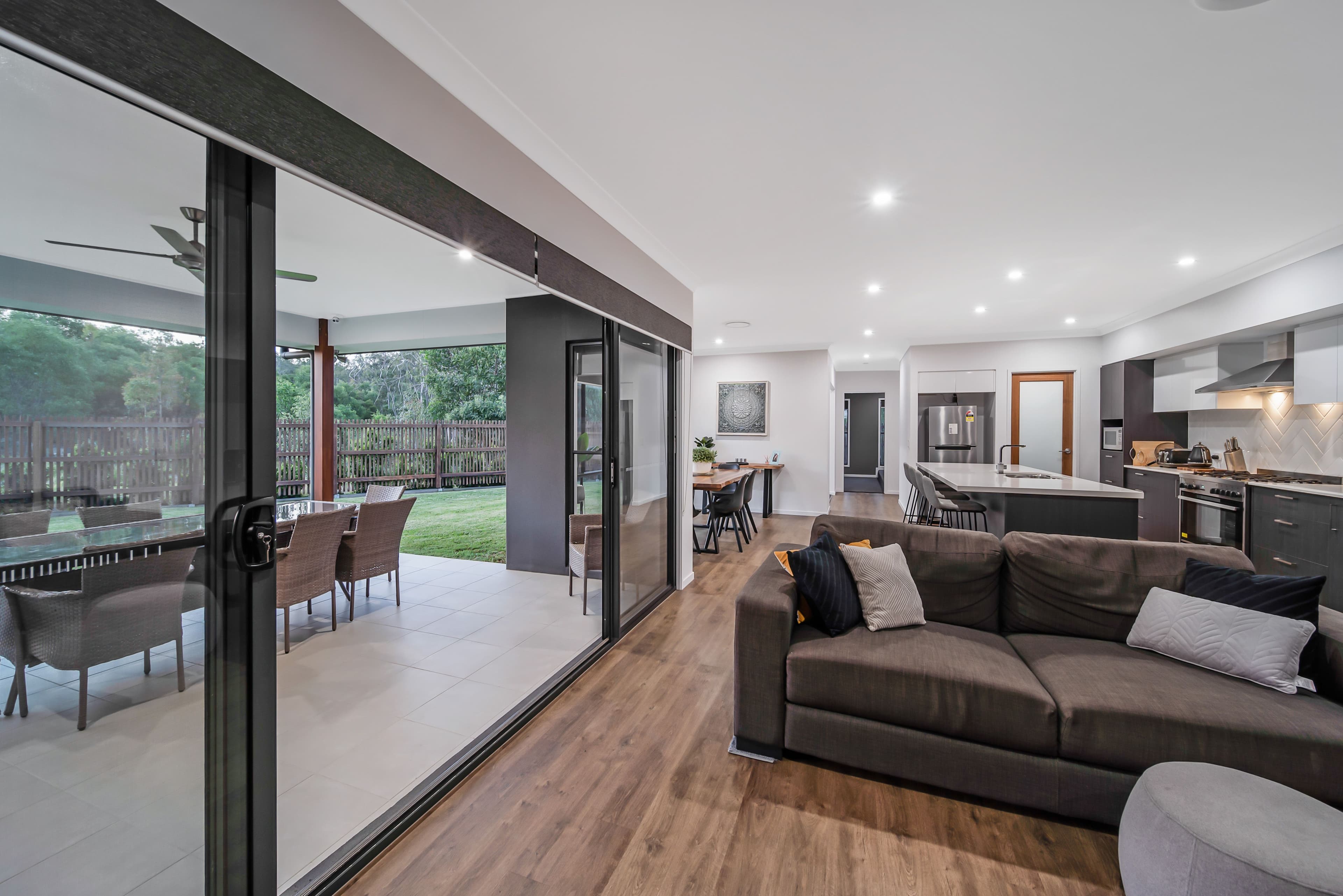 8 Monsal Lane, Holmview QLD 4207, Holmview - Thumbnail 2