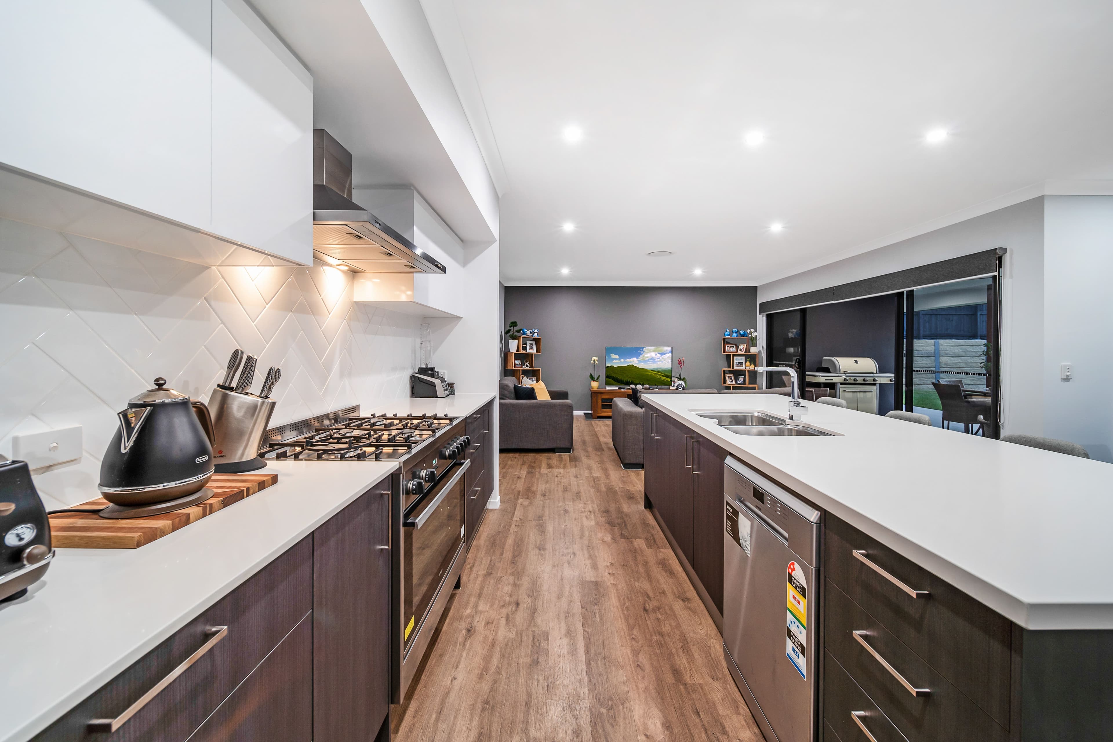 8 Monsal Lane, Holmview QLD 4207, Holmview - Thumbnail 4