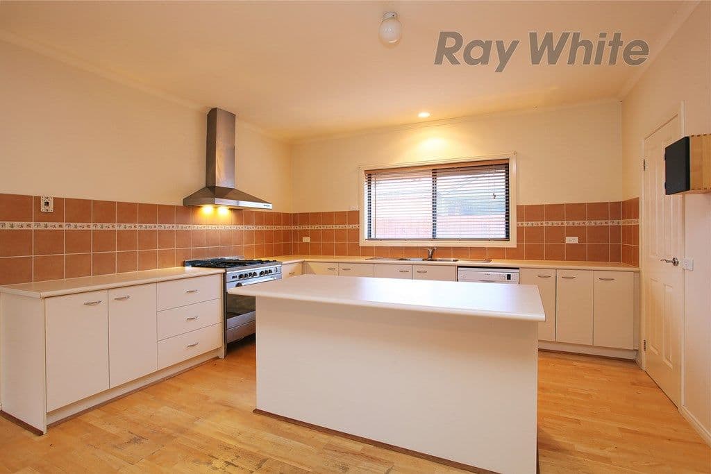 9 Adderley Court, POINT COOK VIC 3030, Point Cook - Thumbnail 3