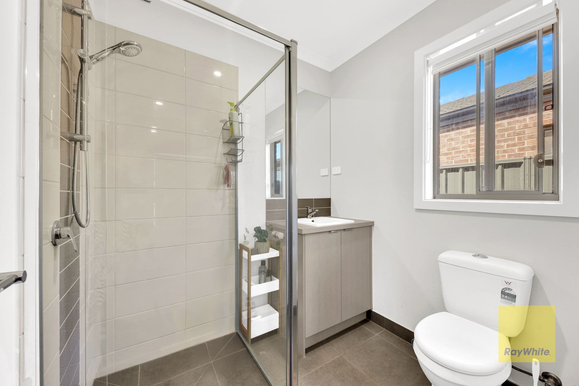 18 Adelong Boulevard, COBBLEBANK VIC 3338, Cobblebank - Thumbnail 4