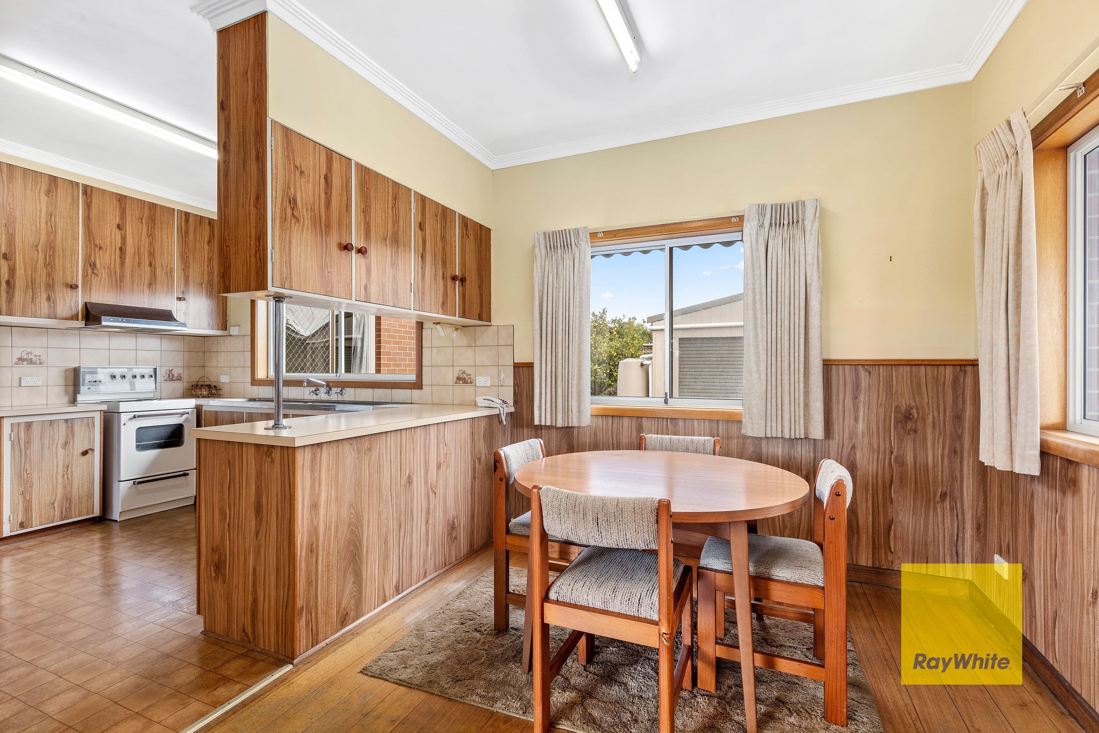 2 Hennessy Avenue, Herne Hill VIC 3218, Herne Hill - Thumbnail 5