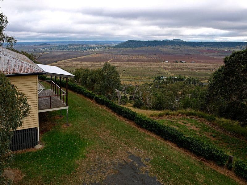 25 Rowland Court, GOWRIE MOUNTAIN QLD 4350, Gowrie Mountain - Thumbnail 2