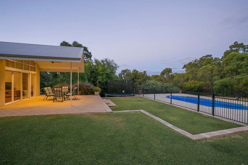 11 Hinkler Road, KALAMUNDA WA 6076, Kalamunda - Thumbnail 4