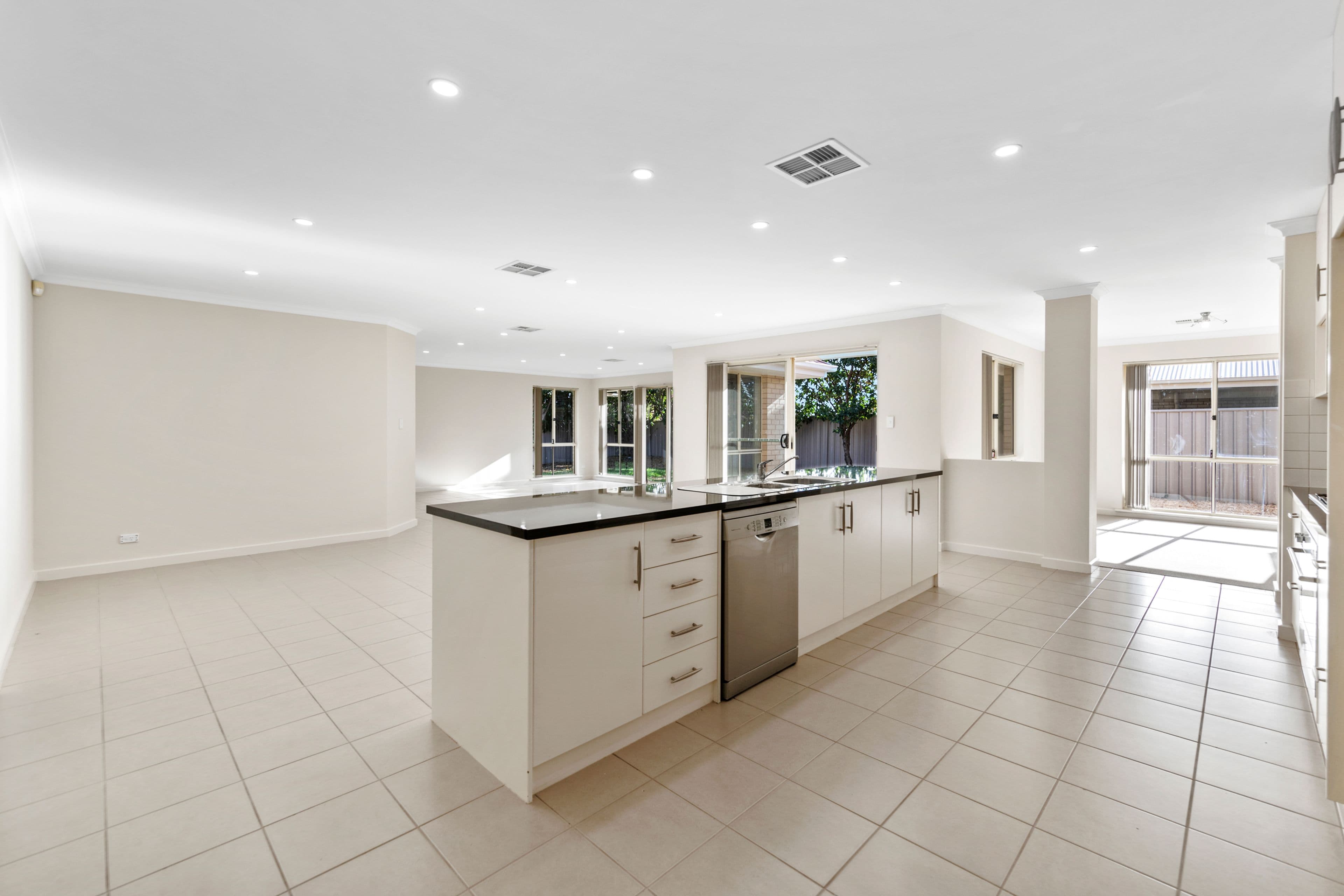 55 Chelmsford Street, Craigmore SA 5114, Craigmore - Thumbnail 5