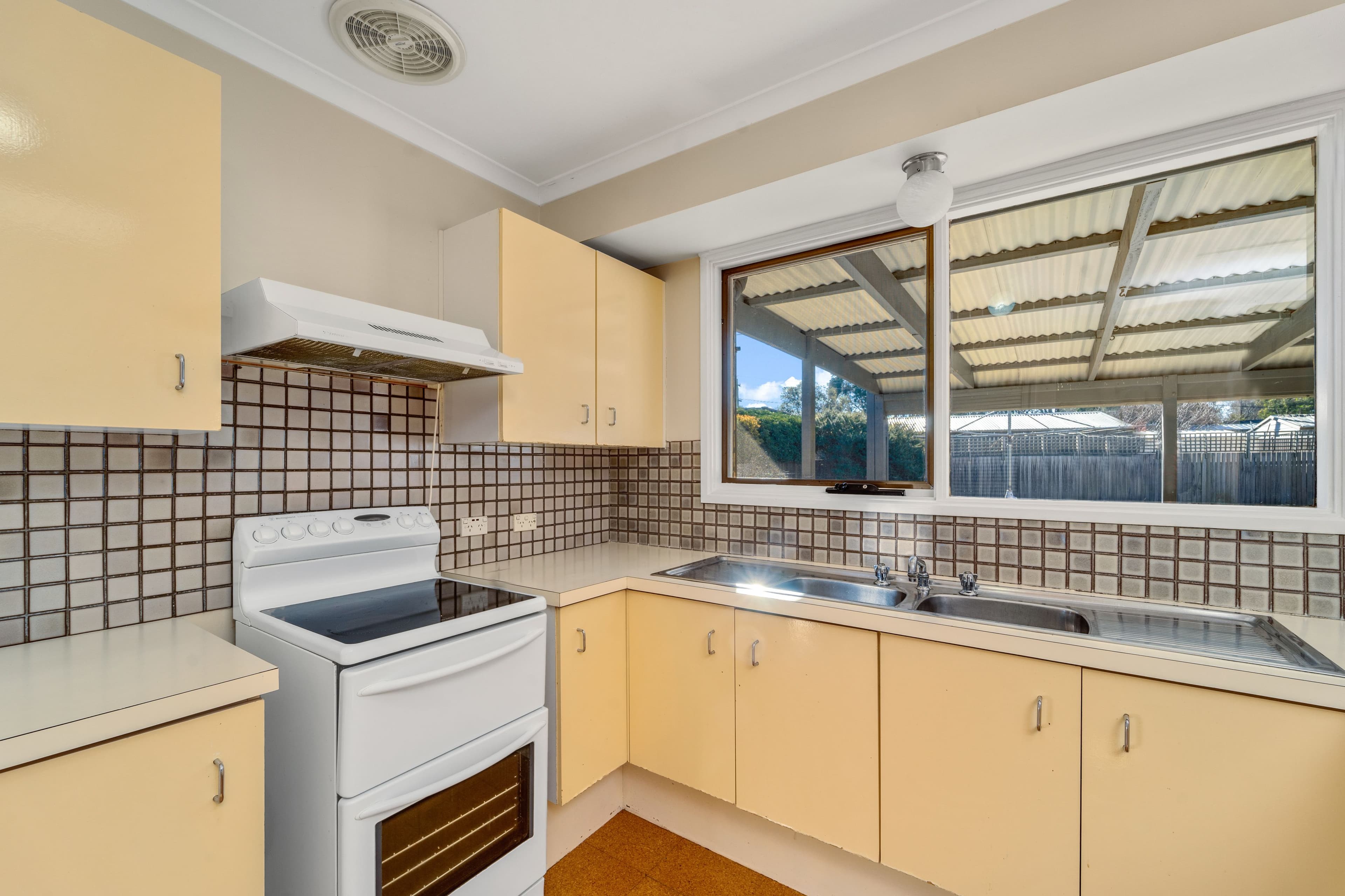 100 Clive Steele Avenue, Monash ACT 2904, Monash - Thumbnail 4