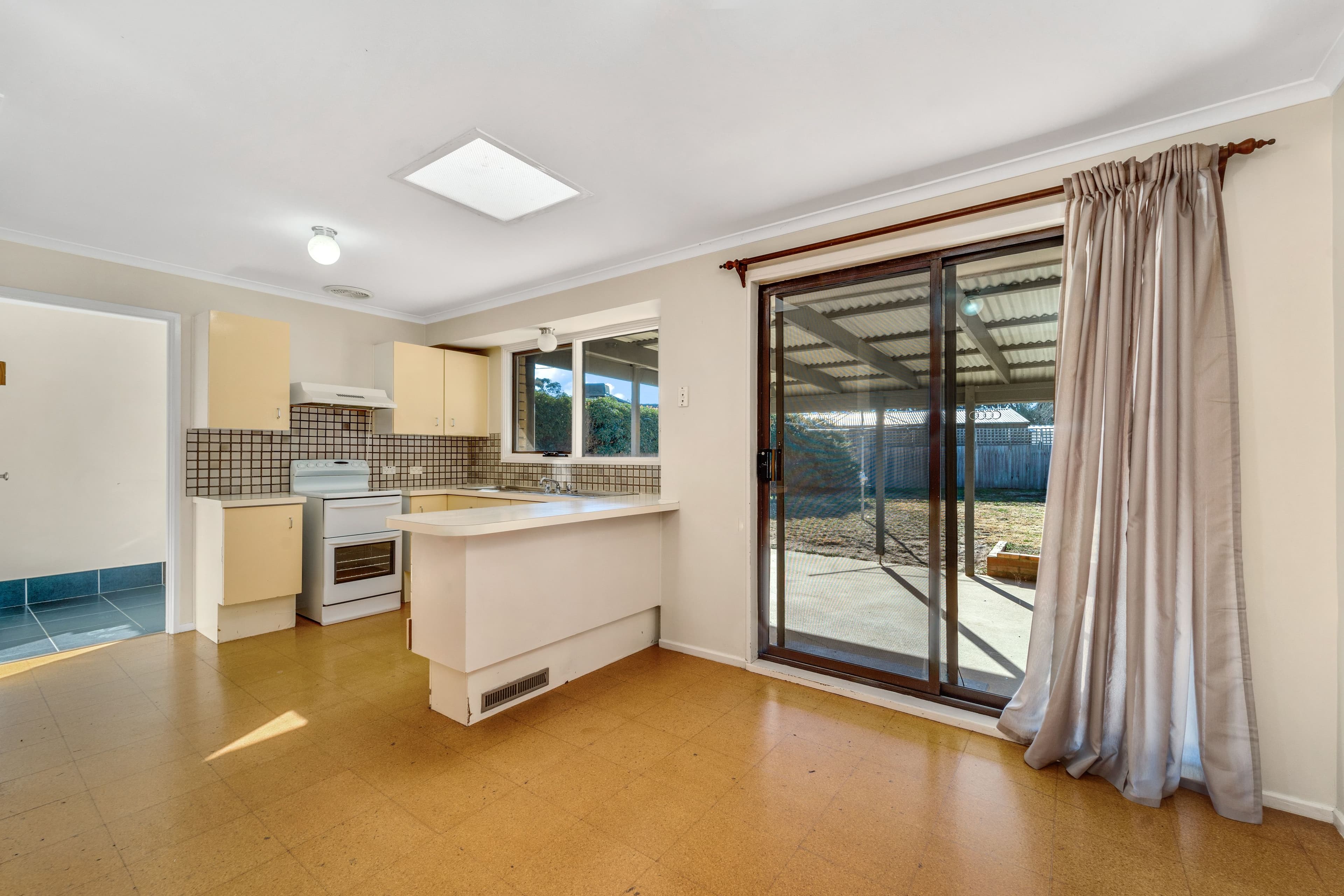 100 Clive Steele Avenue, Monash ACT 2904, Monash - Thumbnail 5