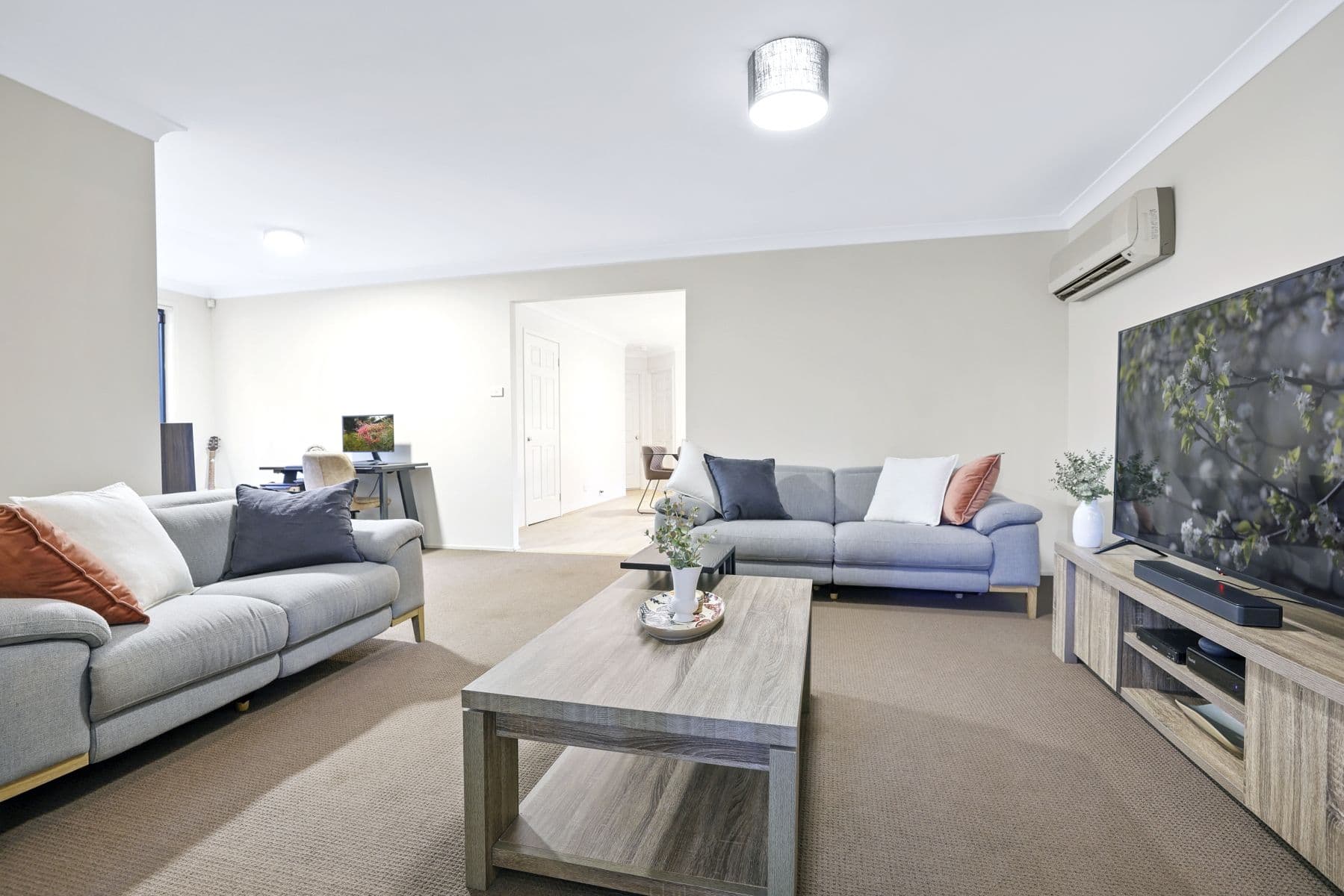17 Yuroka Street, Glenmore Park NSW 2745, Glenmore Park - Thumbnail 2