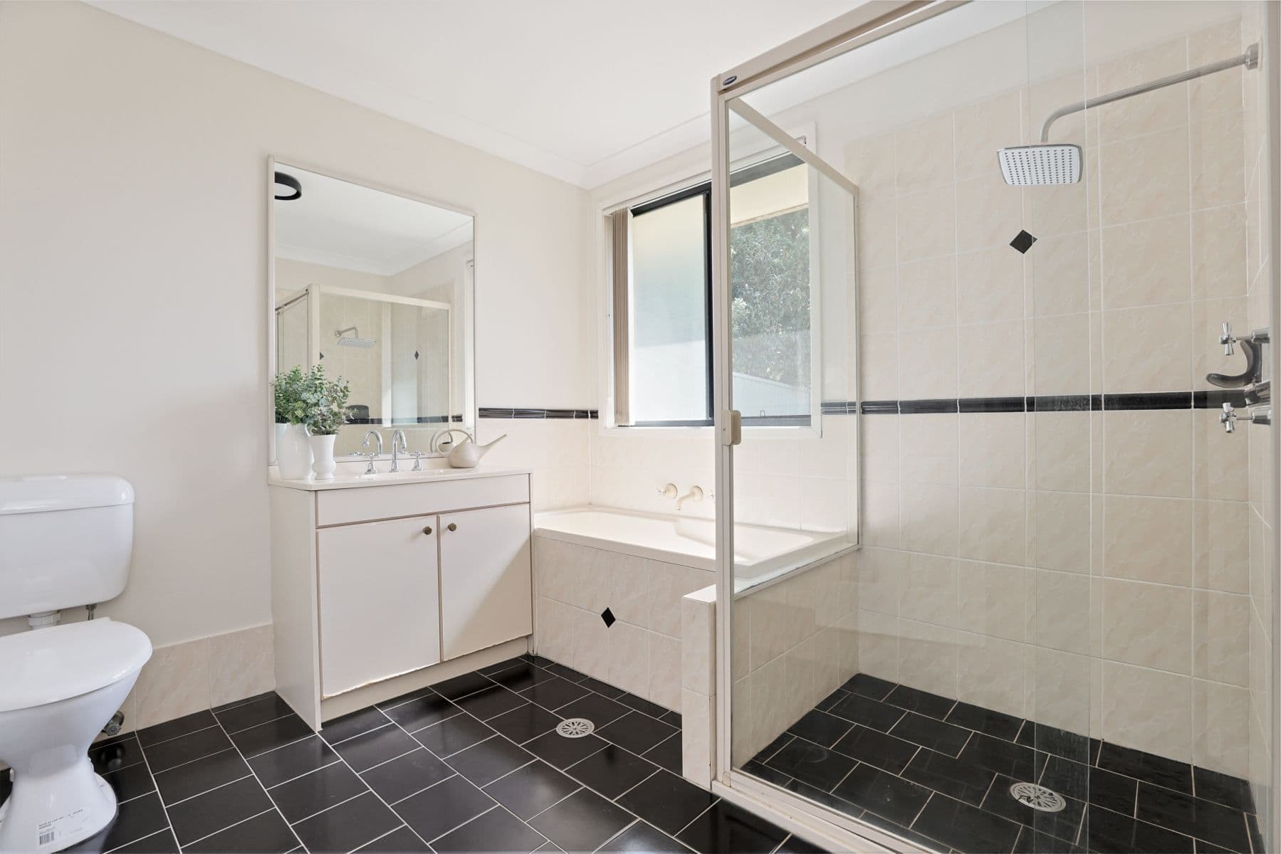 17 Yuroka Street, Glenmore Park NSW 2745, Glenmore Park - Thumbnail 8