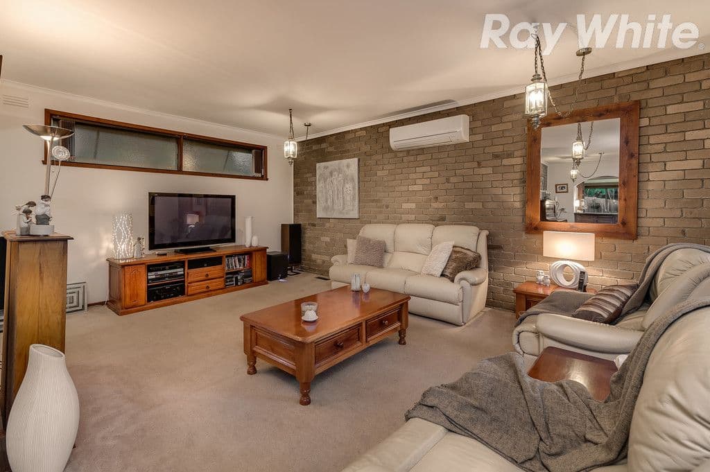 19 Michelle Avenue, Watsonia North VIC 3087, Watsonia North - Thumbnail 2