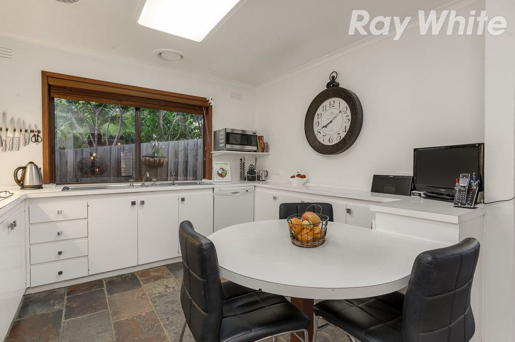 19 Michelle Avenue, Watsonia North VIC 3087, Watsonia North - Thumbnail 3