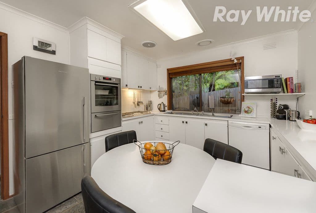 19 Michelle Avenue, Watsonia North VIC 3087, Watsonia North - Thumbnail 4