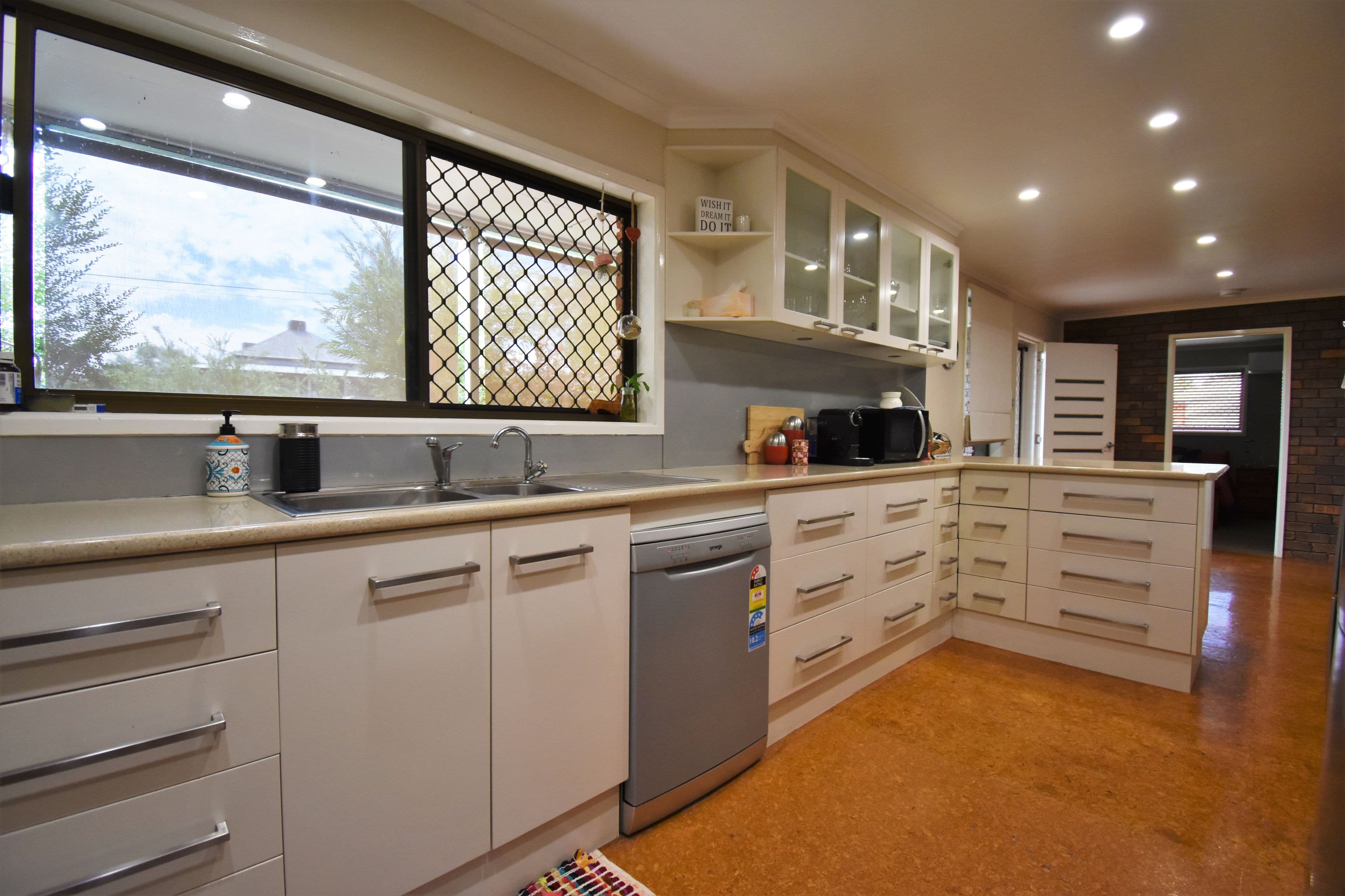 92 Falcon Street, Longreach QLD 4730, Longreach - Thumbnail 5