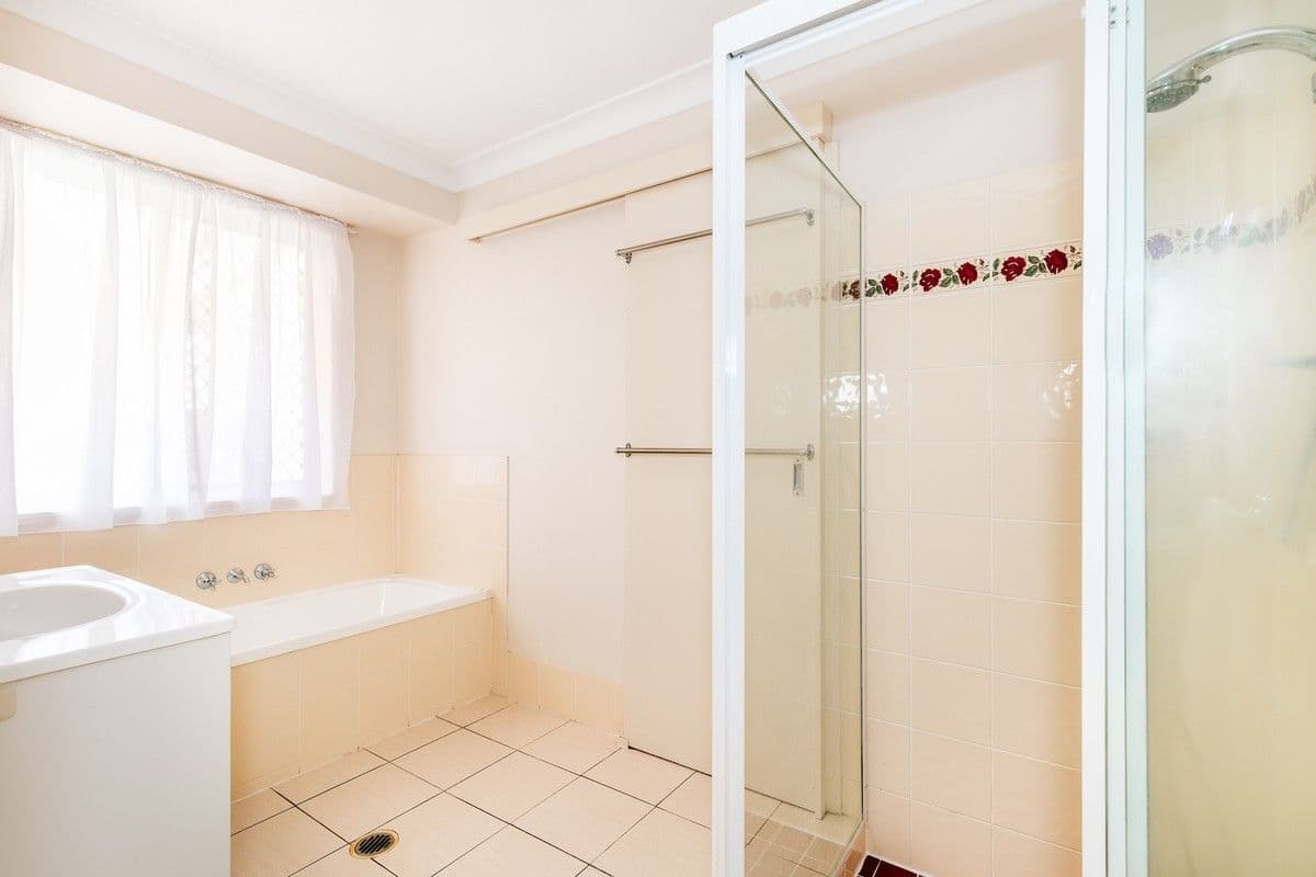 8 Mandeville Place, Regents Park QLD 4118, Regents Park - Thumbnail 8