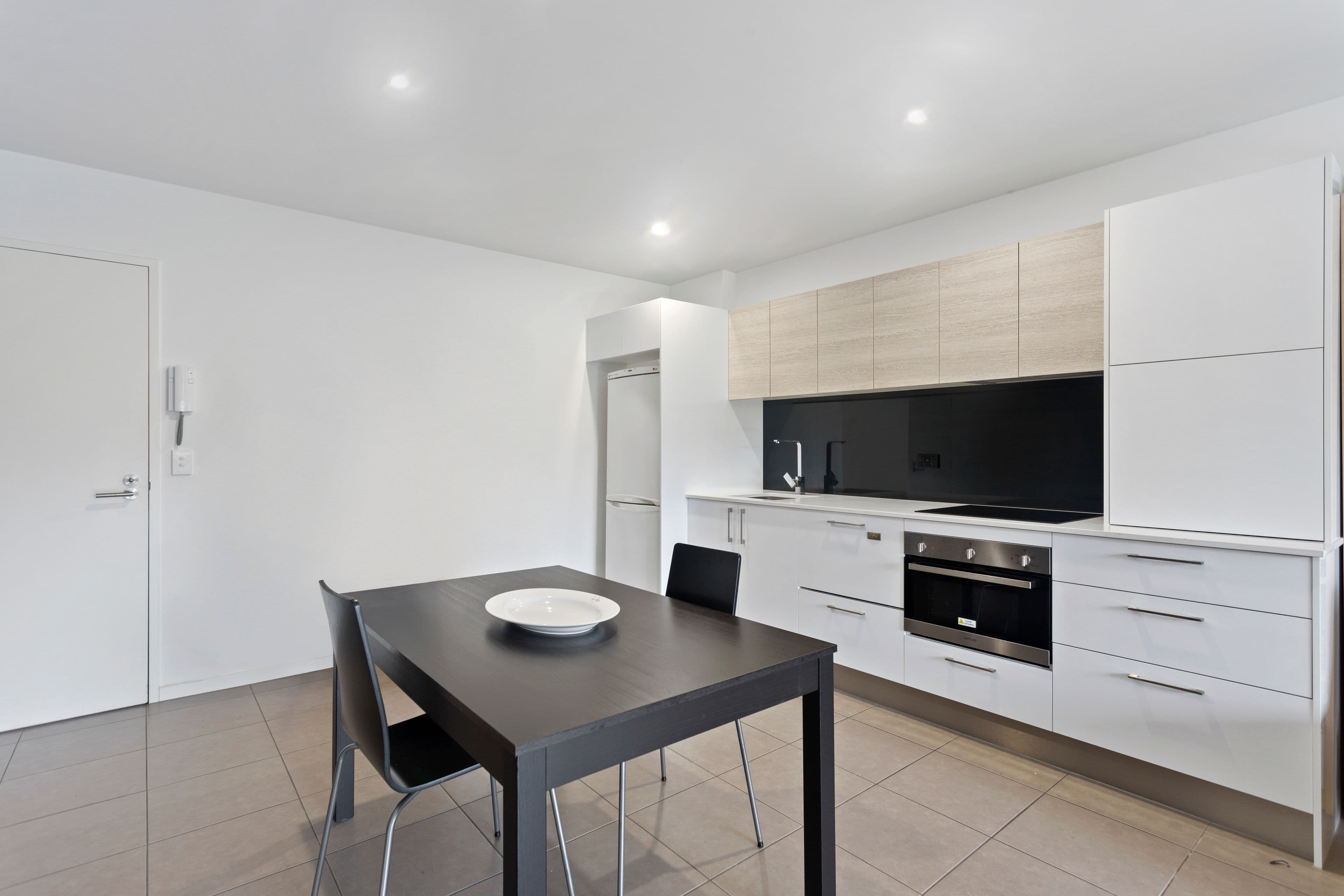 6-8 Waterford Court, Bundall QLD 4217, Bundall - Thumbnail 3