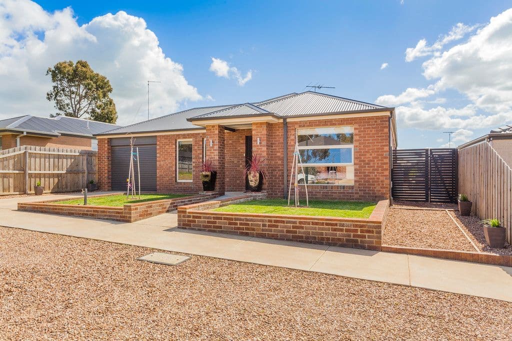 5 Willowbrae Way, BANNOCKBURN VIC 3331, Bannockburn - Thumbnail 2