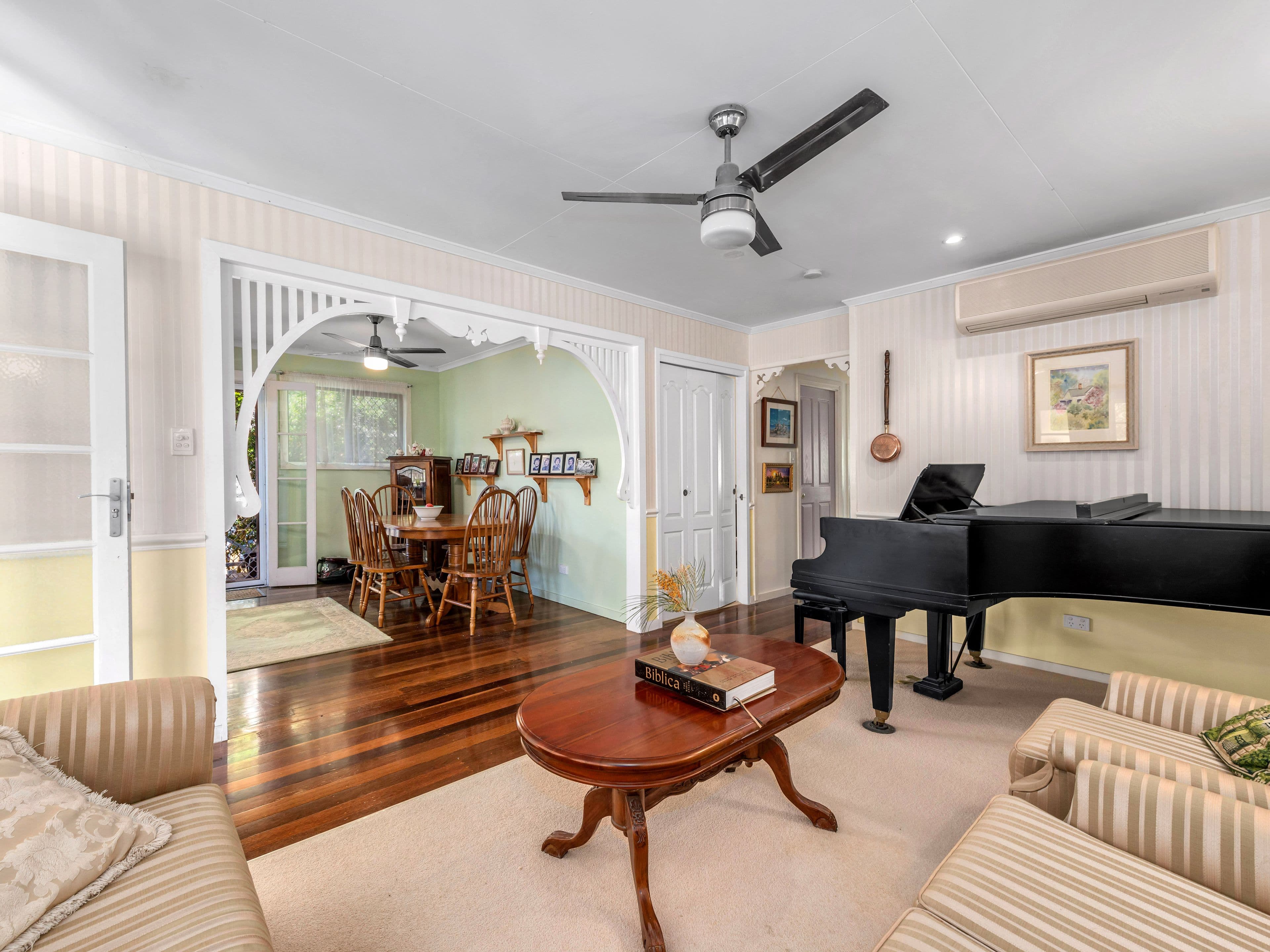 45 Yanderra Avenue, Arana Hills QLD 4054, Arana Hills - Thumbnail 2