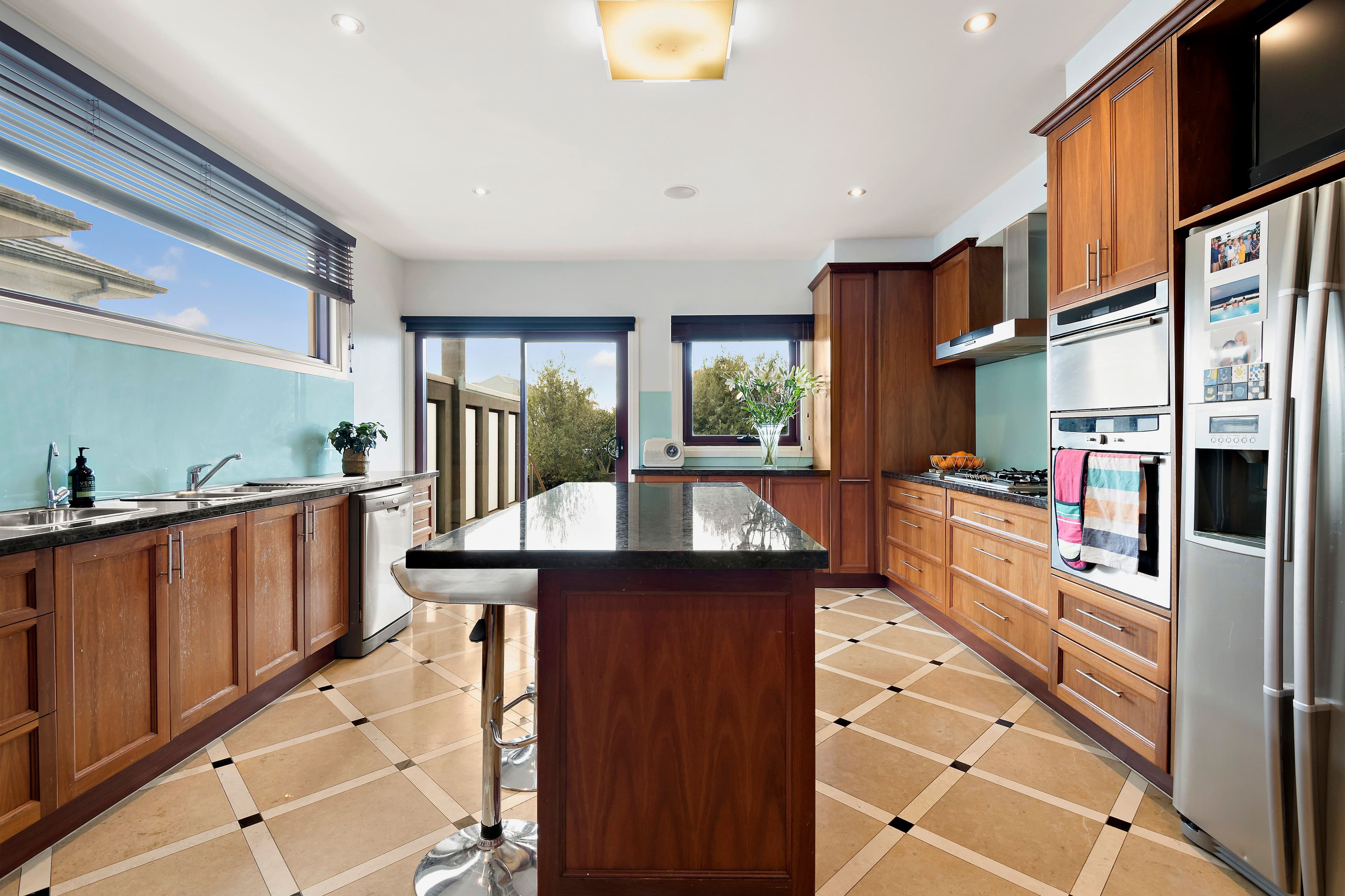 7 Island Point Avenue, Waterways VIC 3195, Waterways - Thumbnail 2