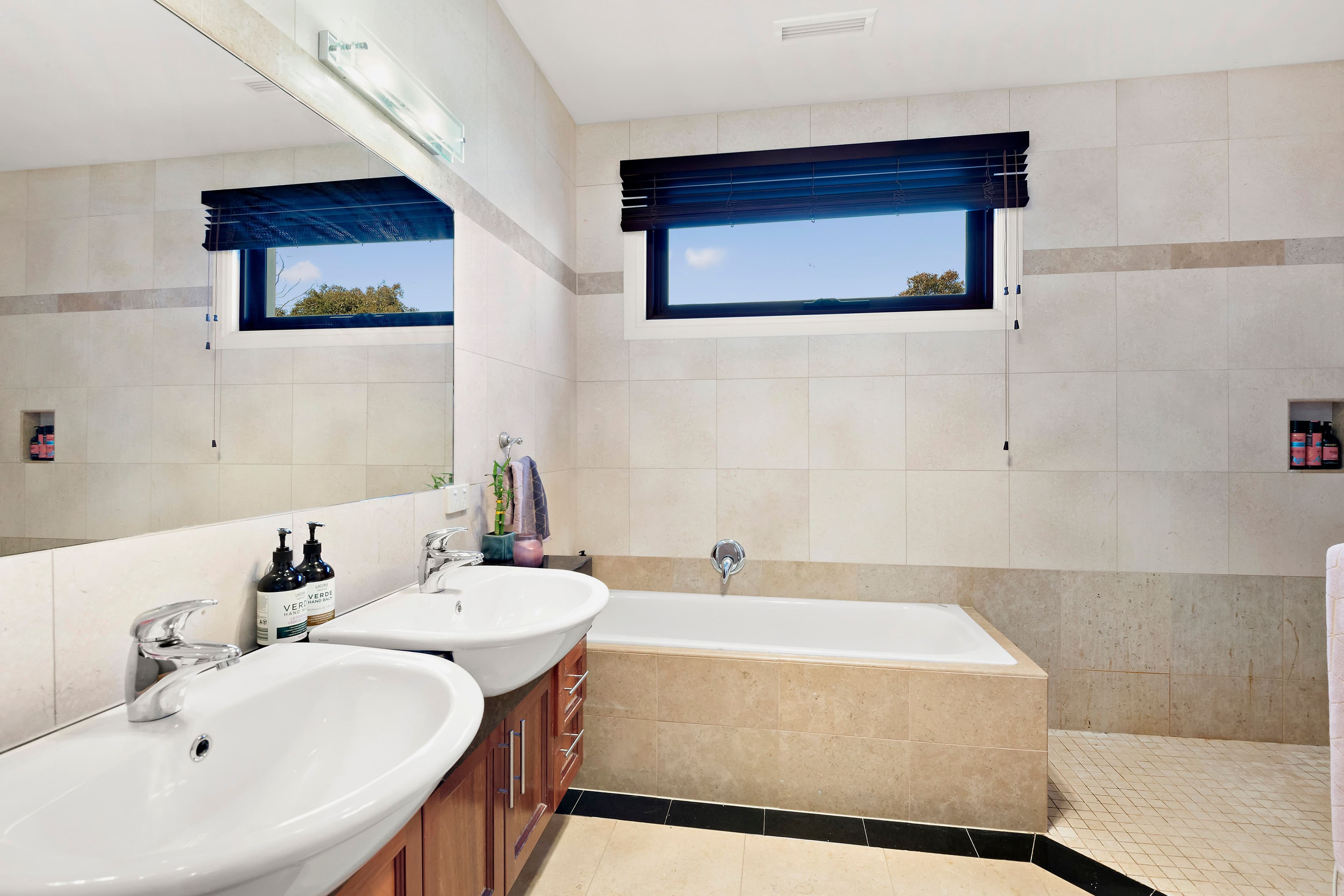 7 Island Point Avenue, Waterways VIC 3195, Waterways - Thumbnail 7