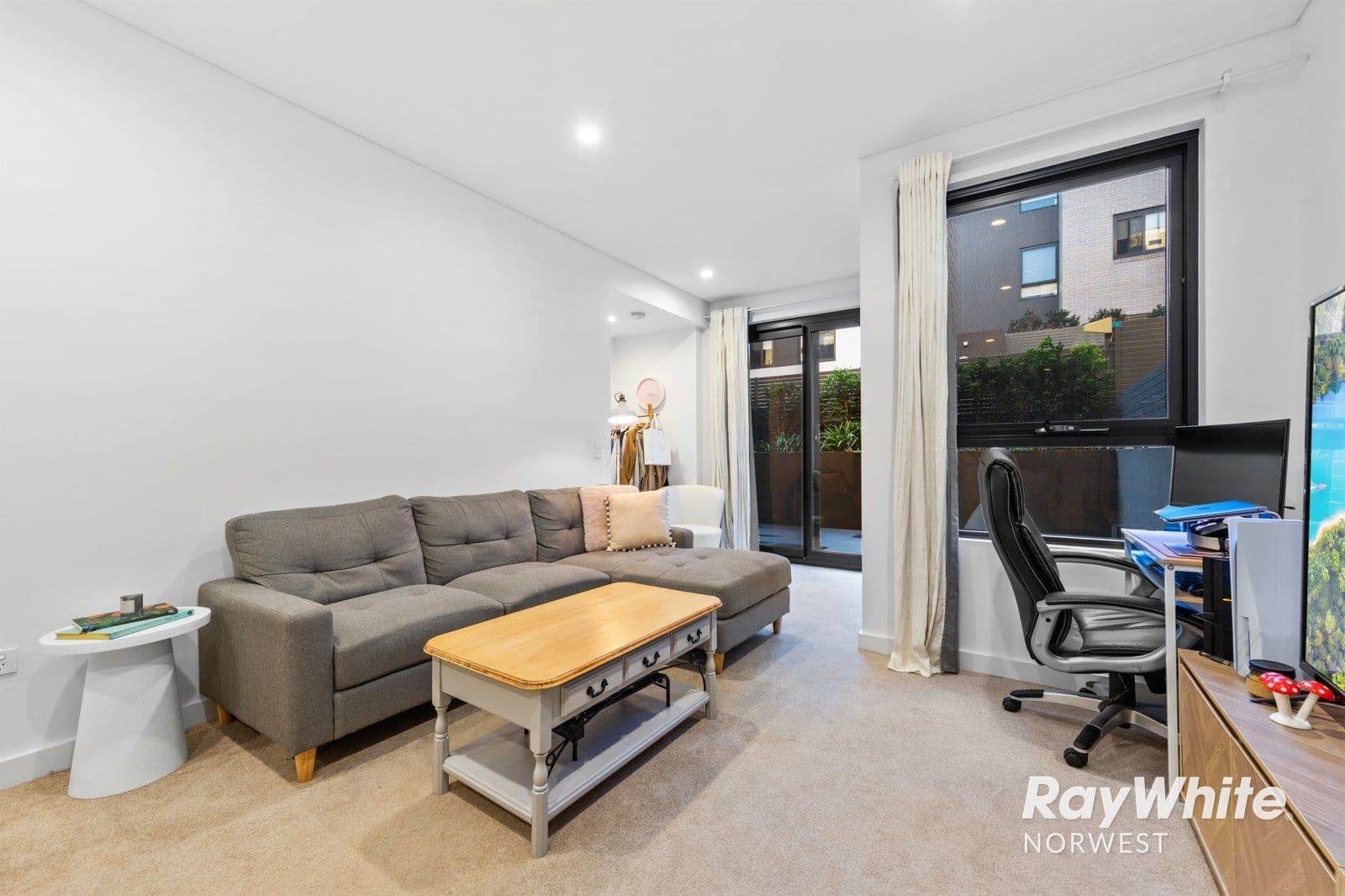 5 Adonis Avenue, Rouse Hill NSW 2155, Rouse Hill - Thumbnail 4