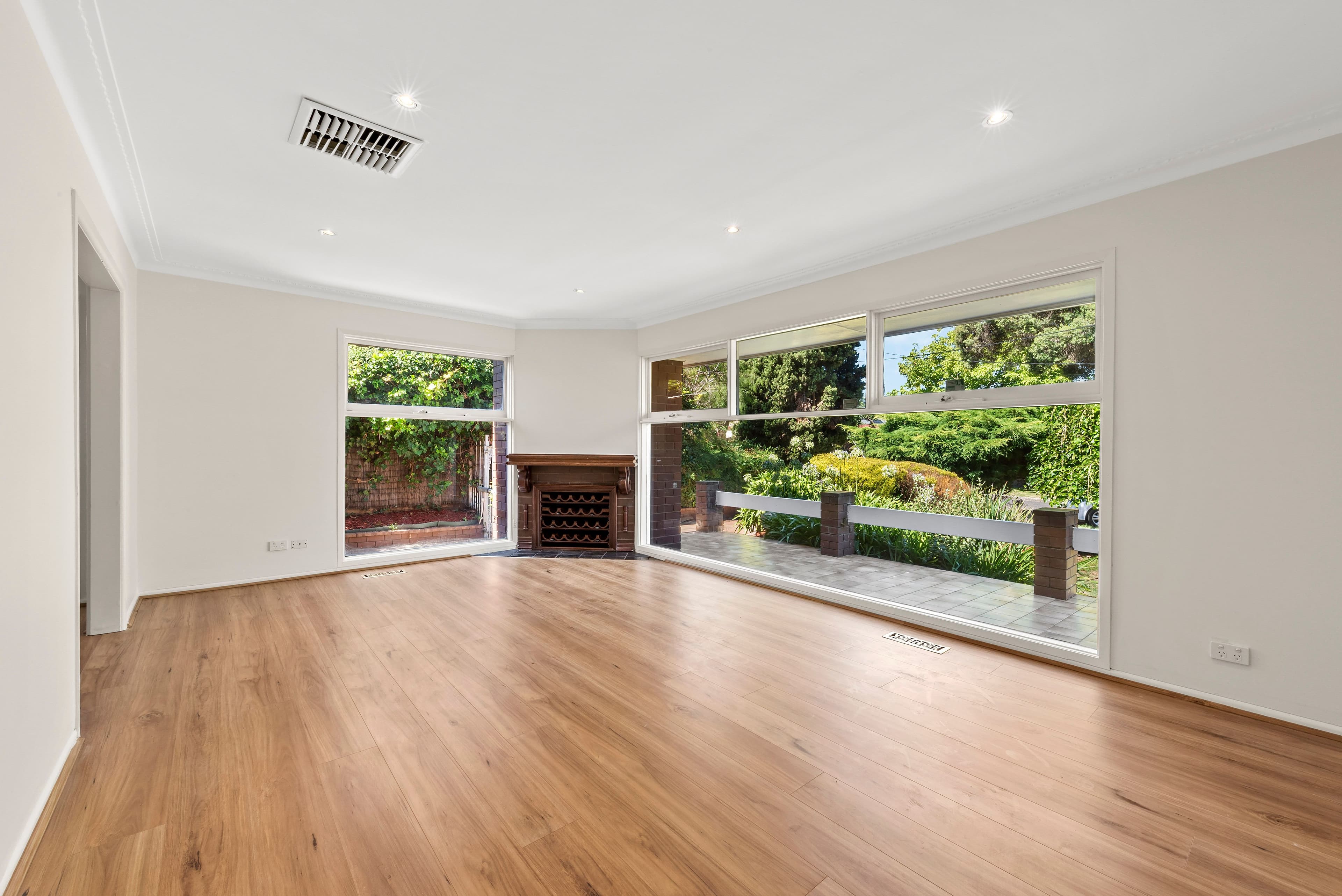 12 Pinewood Drive, Wantirna South VIC 3152, Wantirna South - Thumbnail 2