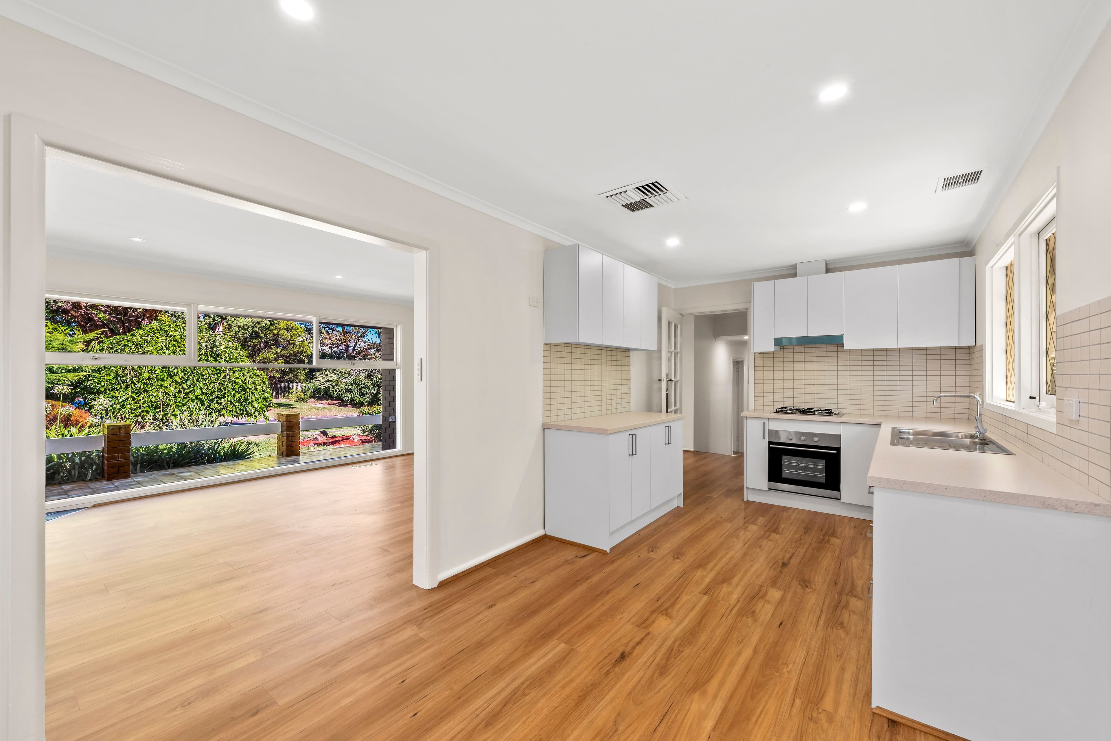 12 Pinewood Drive, Wantirna South VIC 3152, Wantirna South - Thumbnail 4