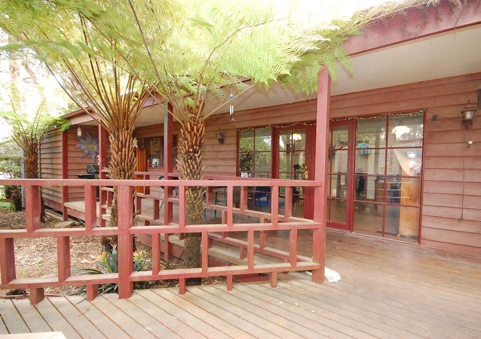 2 Aqueduct Avenue, MOUNT EVELYN VIC 3796, Mount Evelyn - Thumbnail 2